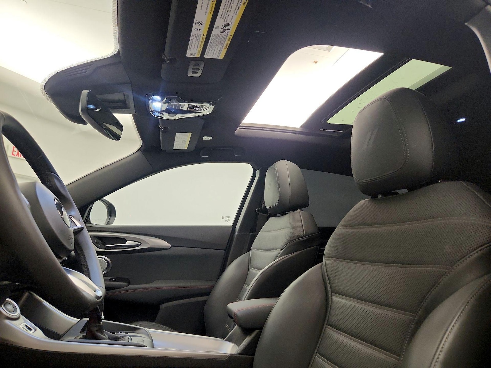 Sunroof(s) & Overhead Airbags