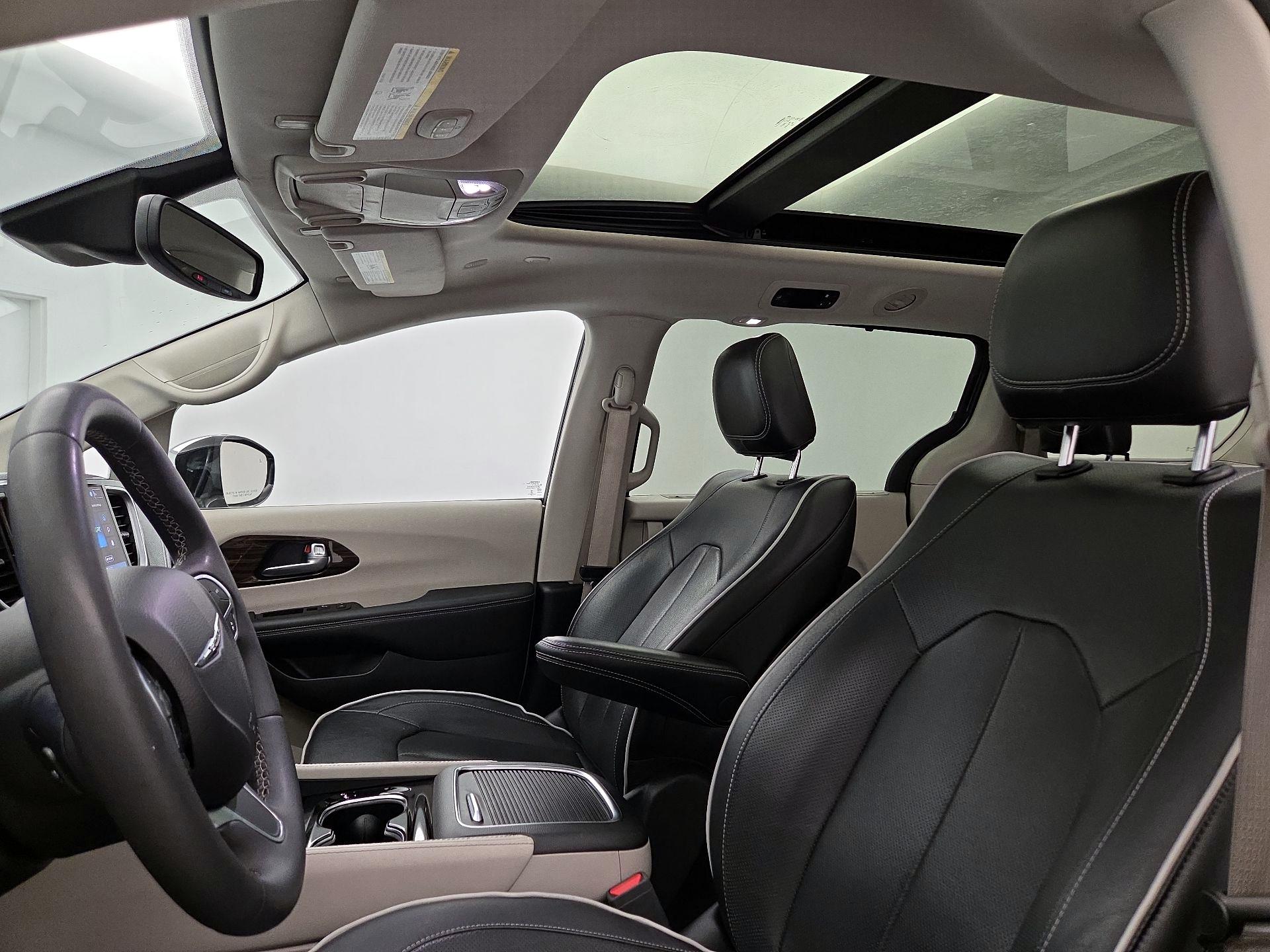 Thumbnail: 2023 Chrysler Pacifica - 20