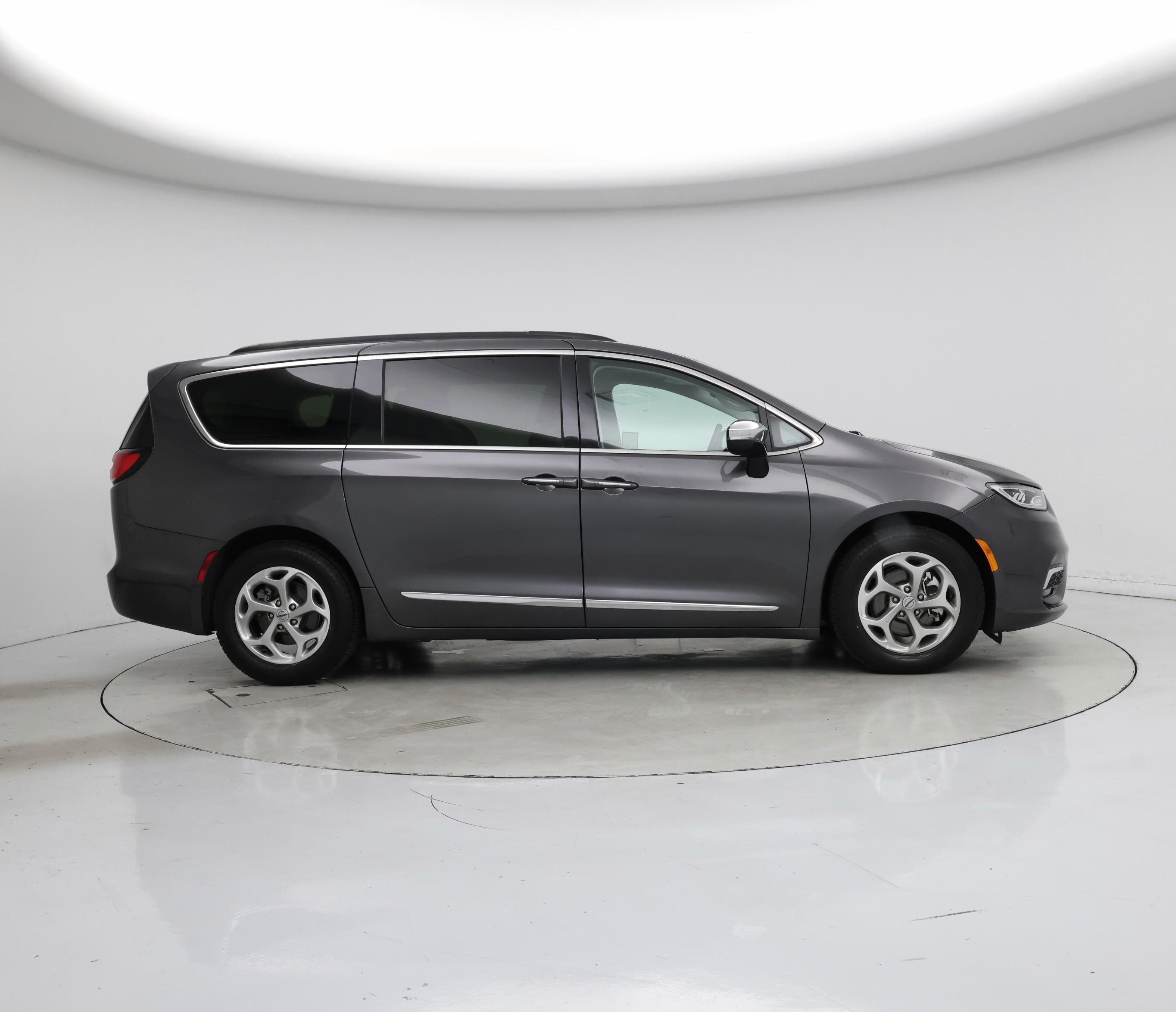 Thumbnail: 2023 Chrysler Pacifica - 7