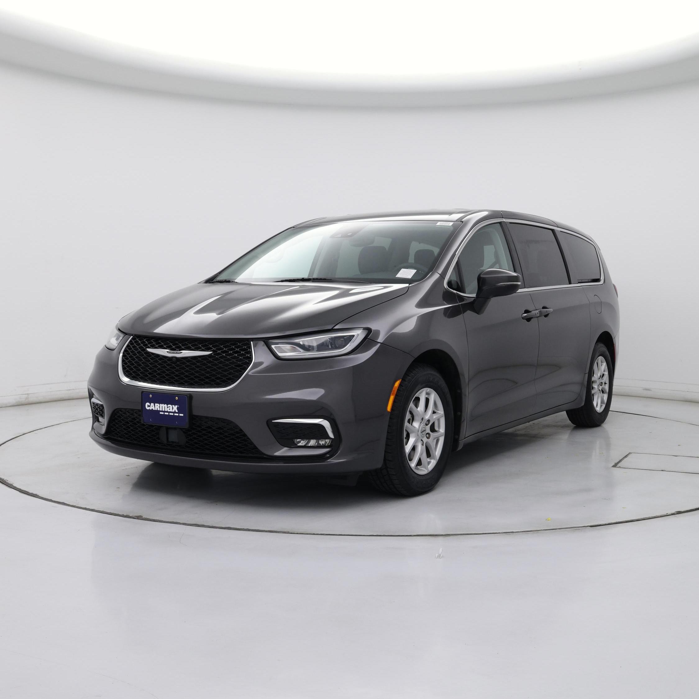 Thumbnail: 2023 Chrysler Pacifica - 4