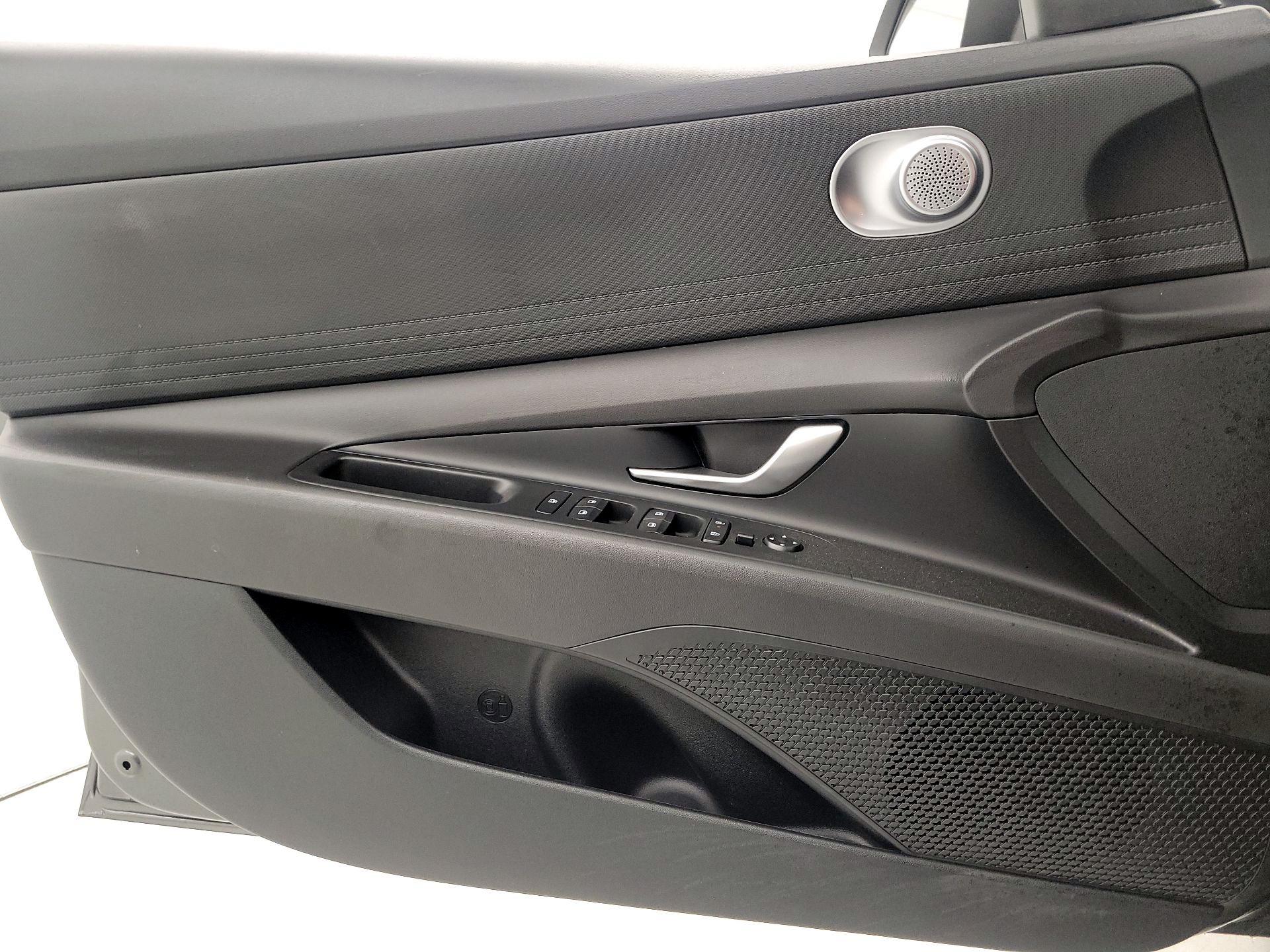 Thumbnail: 2024 Hyundai Elantra - 12