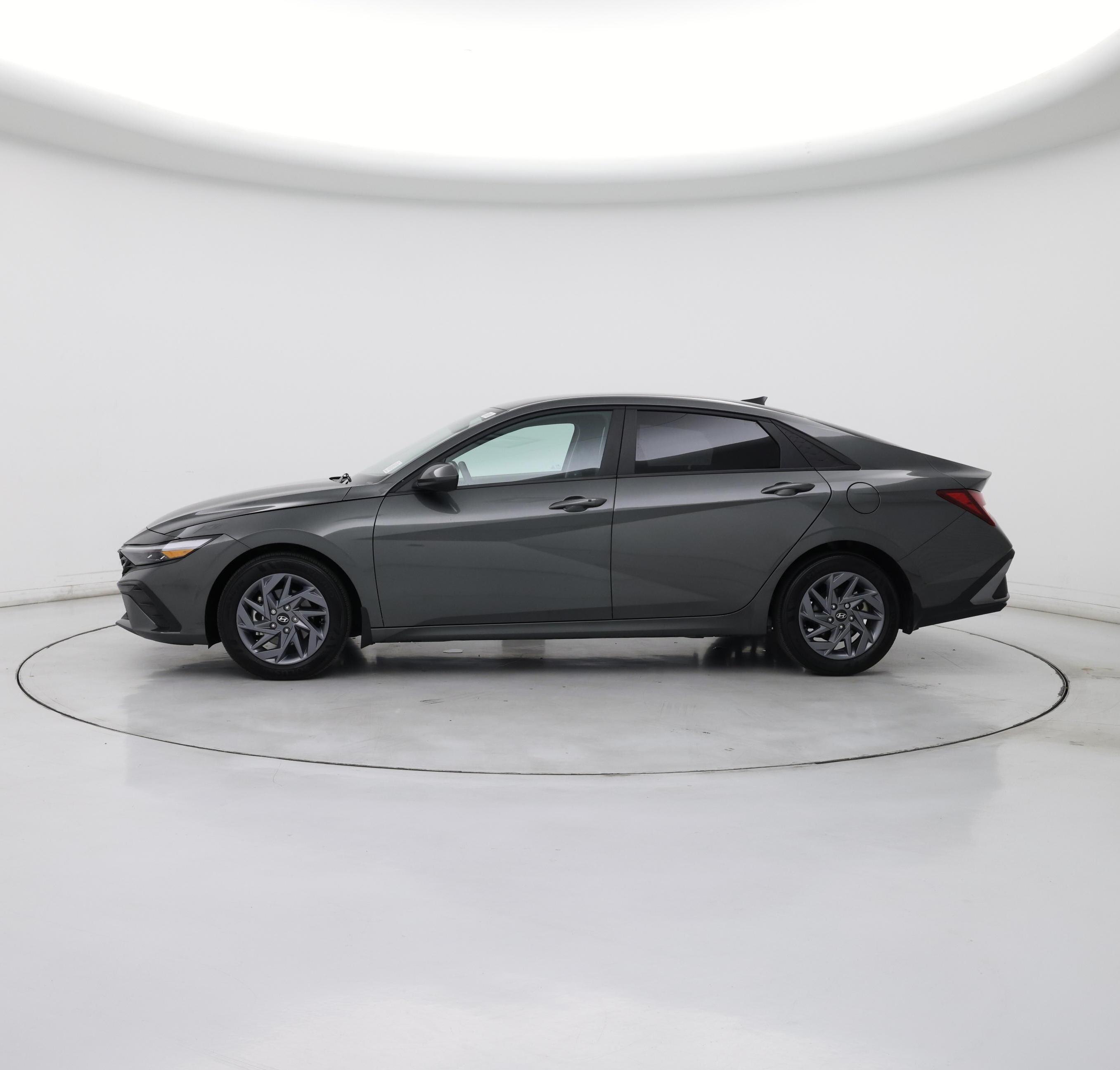 Thumbnail: 2024 Hyundai Elantra - 3