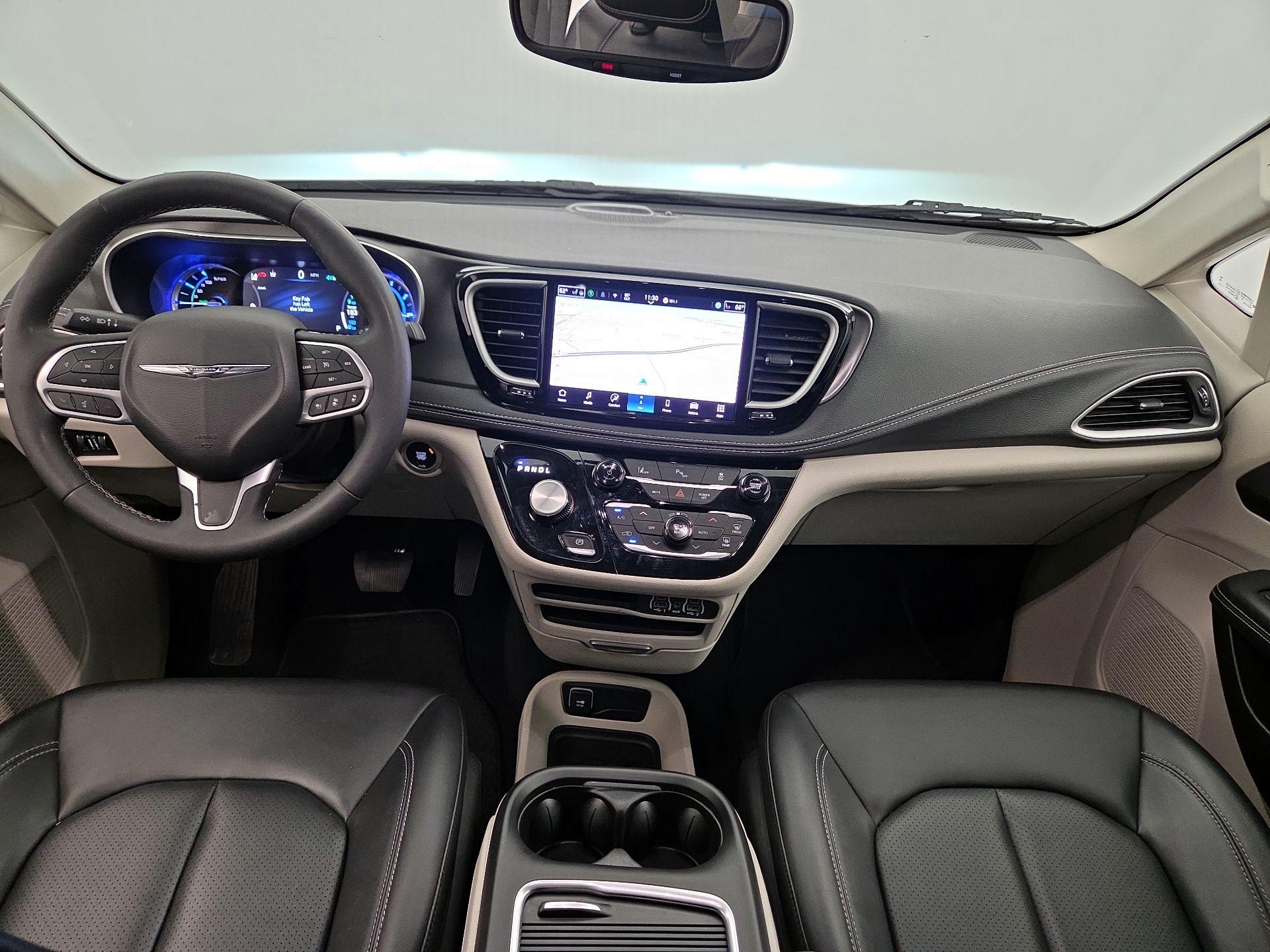 Thumbnail: 2024 Chrysler Pacifica - 9