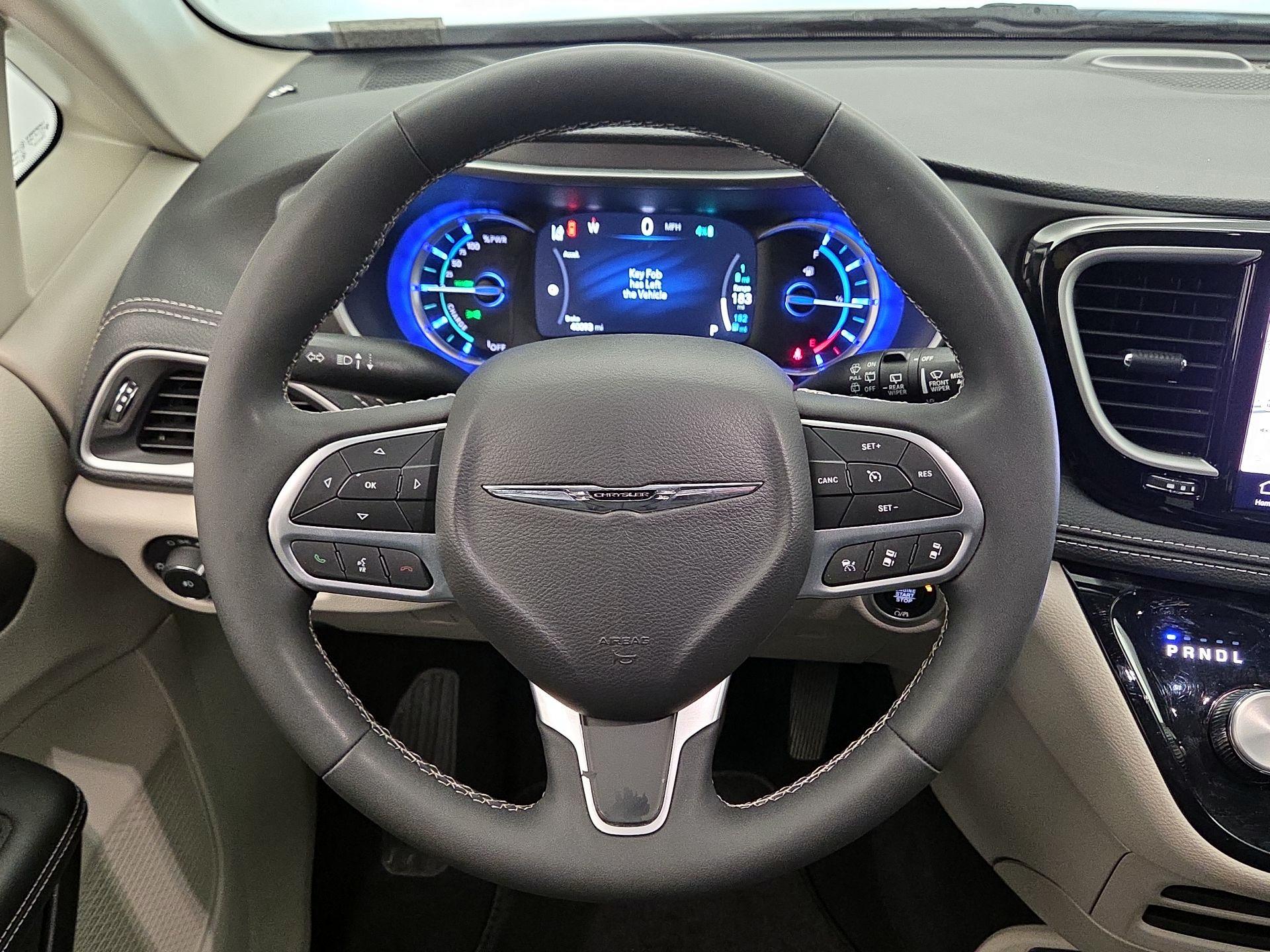 Thumbnail: 2024 Chrysler Pacifica - 10