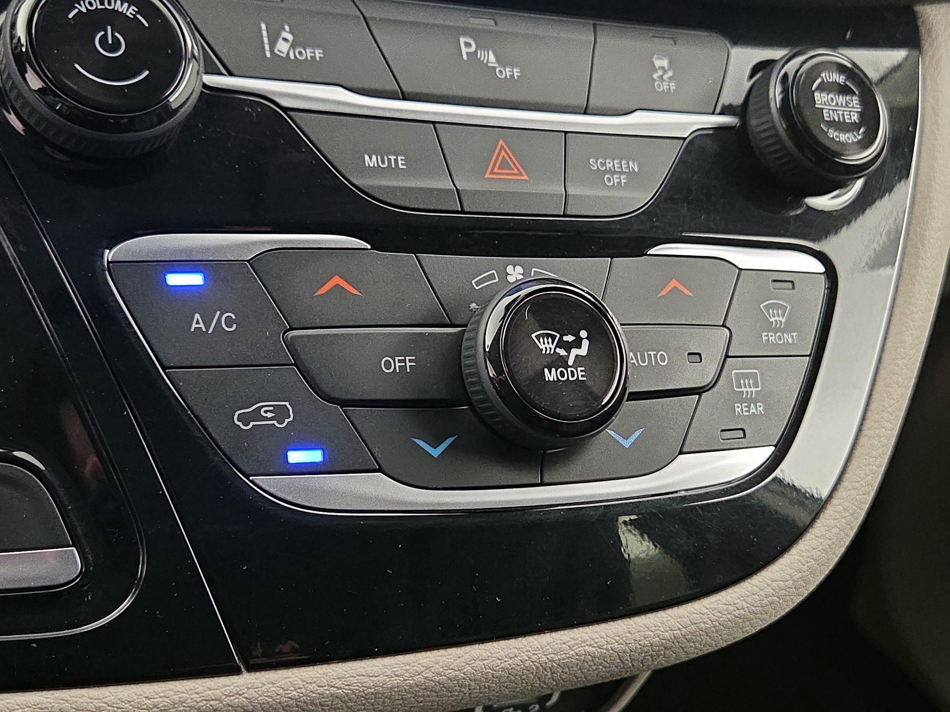 Thumbnail: 2024 Chrysler Pacifica - 17