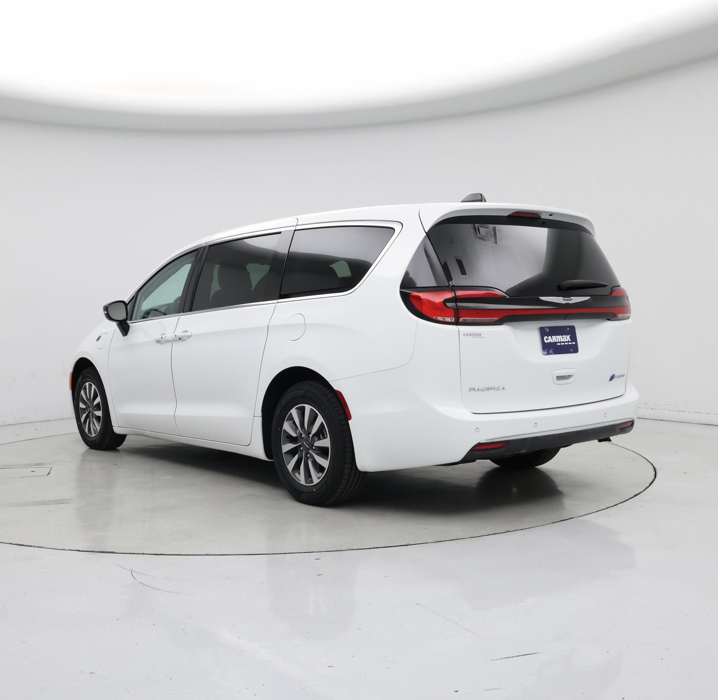 Thumbnail: 2024 Chrysler Pacifica - 2