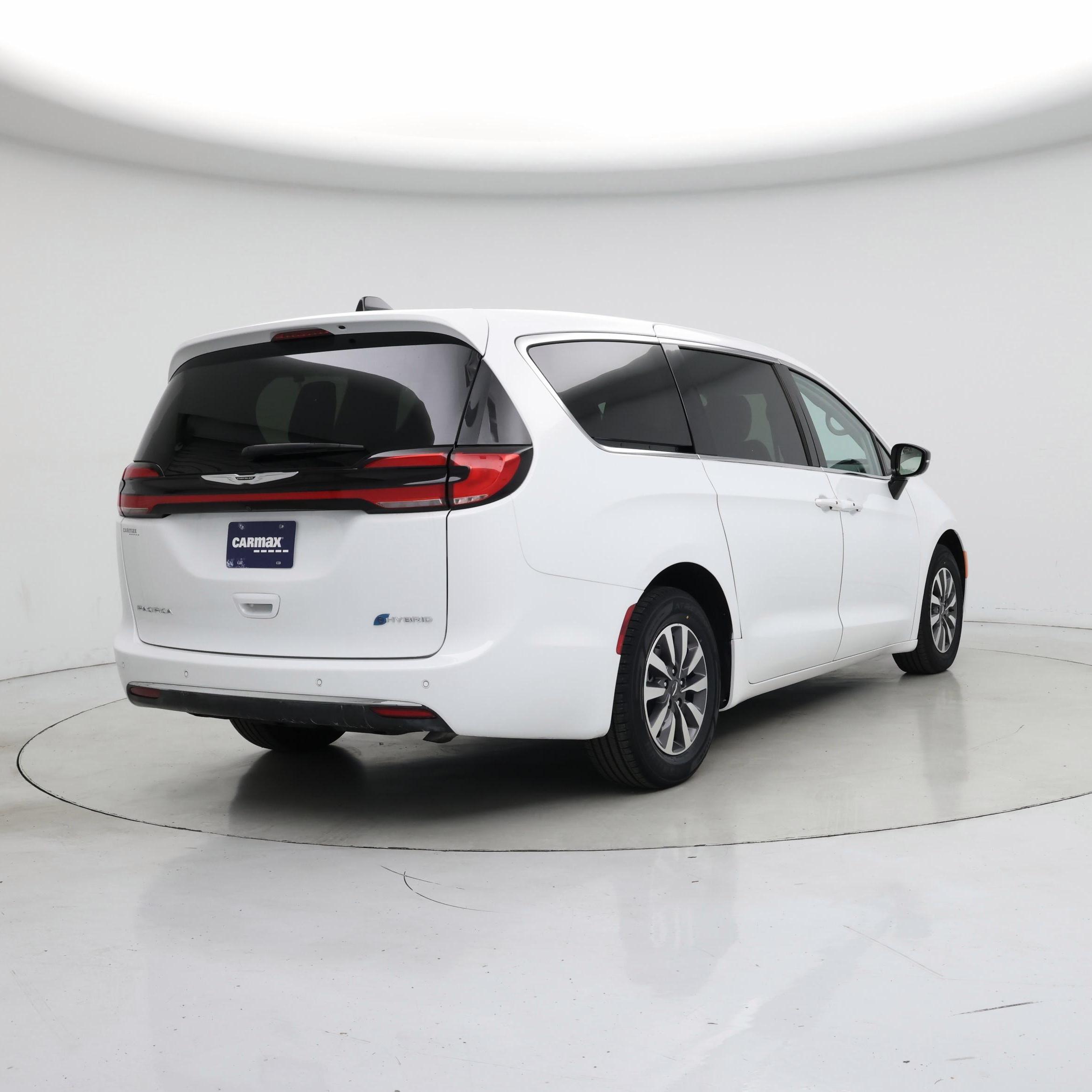 Thumbnail: 2024 Chrysler Pacifica - 8