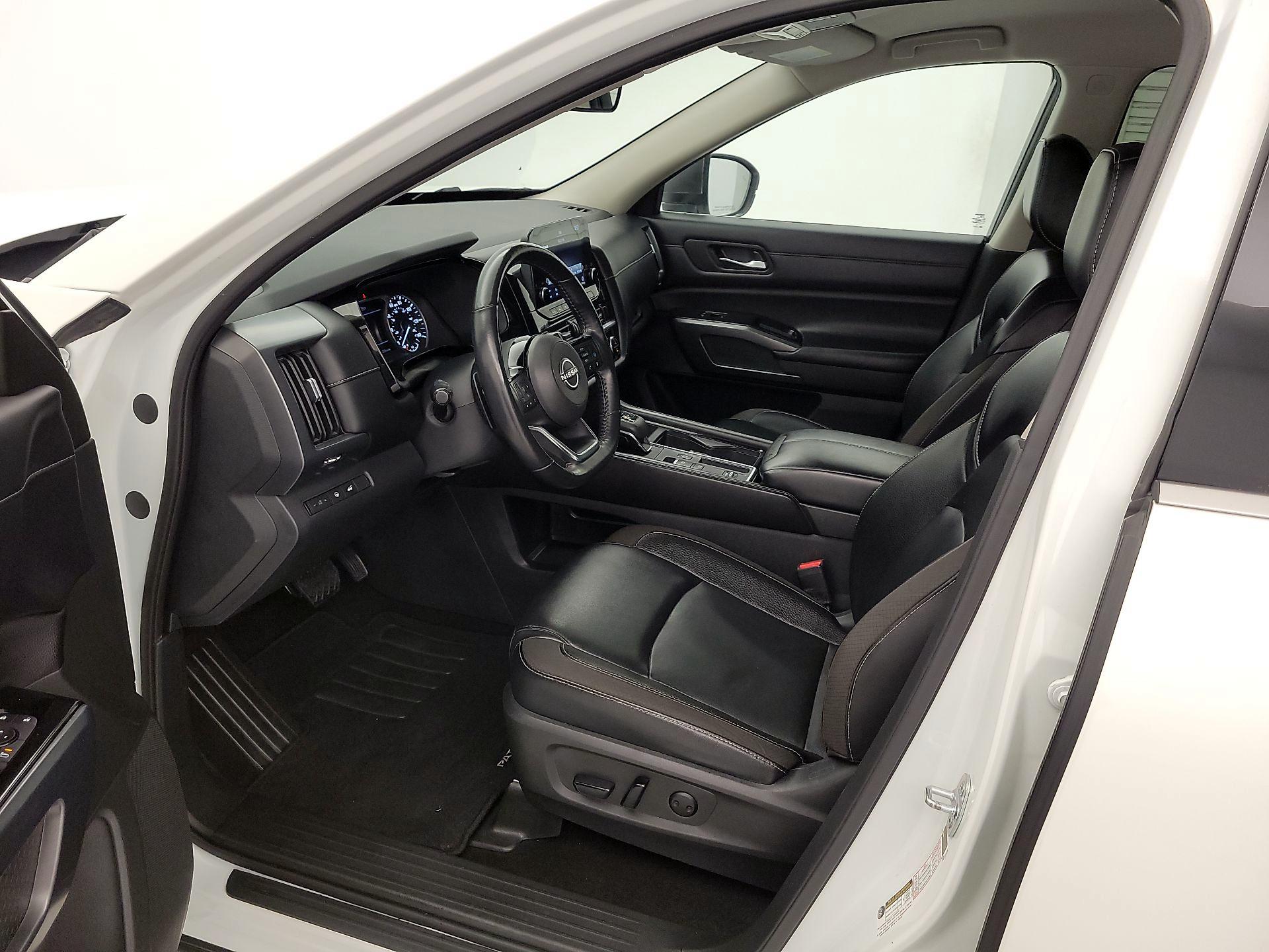 Thumbnail: 2023 Nissan Pathfinder - 11