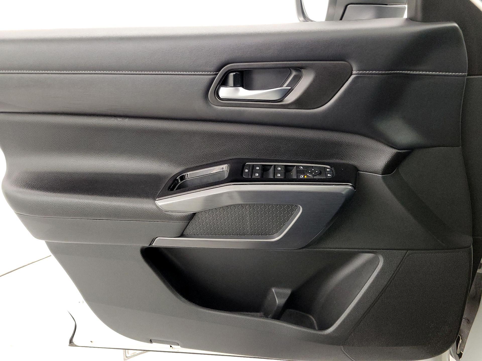 Thumbnail: 2023 Nissan Pathfinder - 12