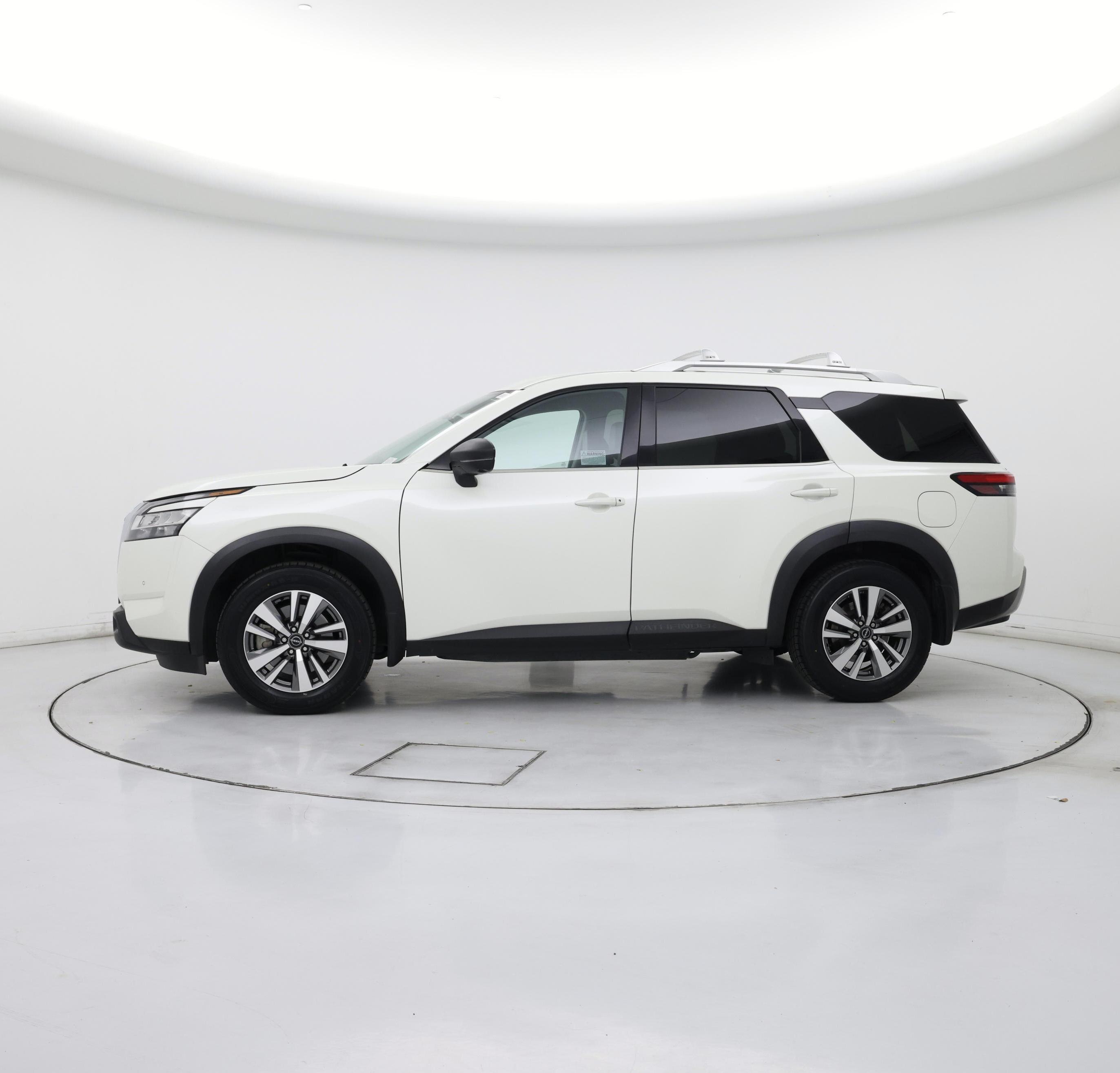 Thumbnail: 2023 Nissan Pathfinder - 3