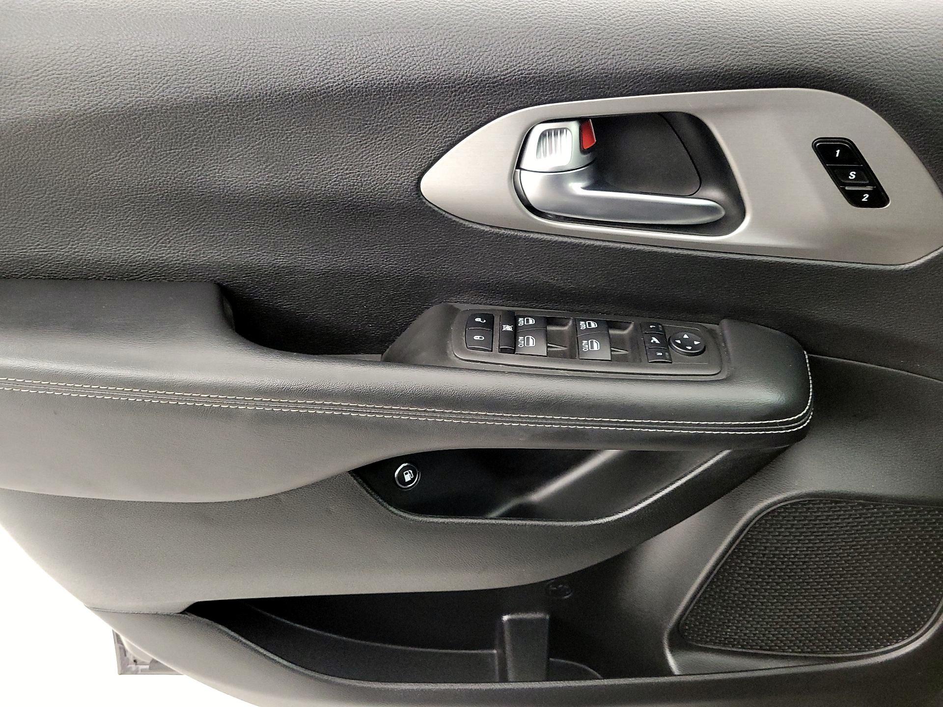 Thumbnail: 2023 Chrysler Pacifica - 12