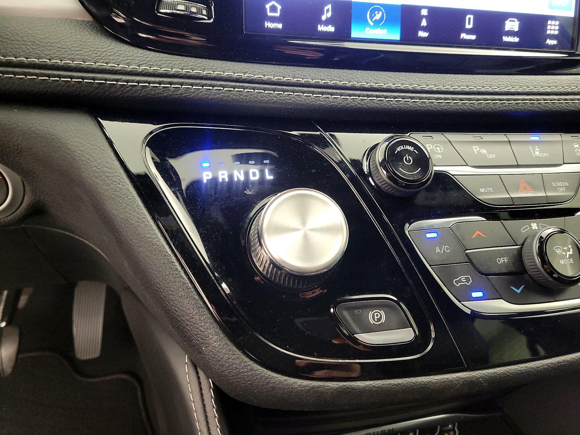 Thumbnail: 2023 Chrysler Pacifica - 18