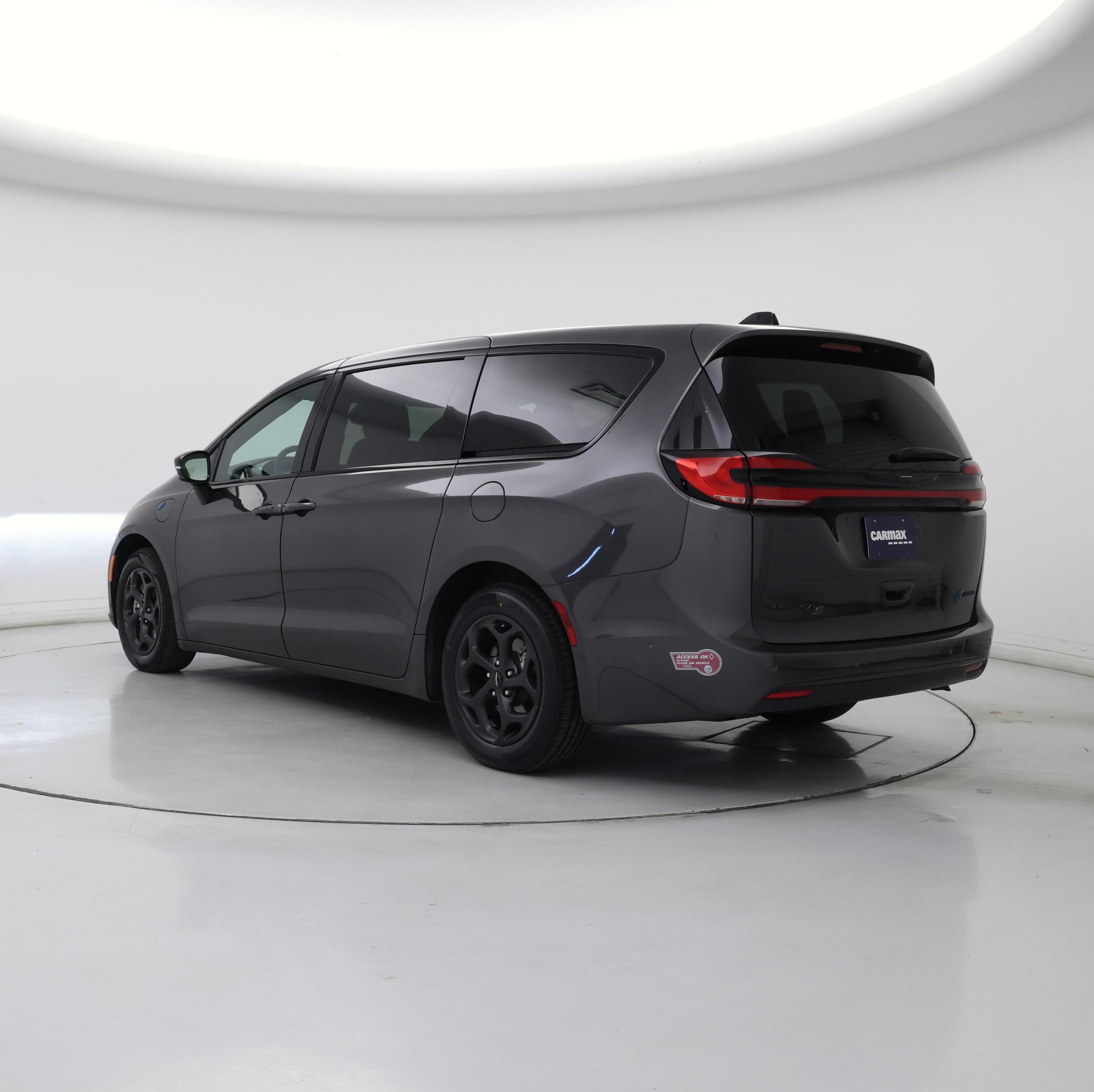 Thumbnail: 2023 Chrysler Pacifica - 2