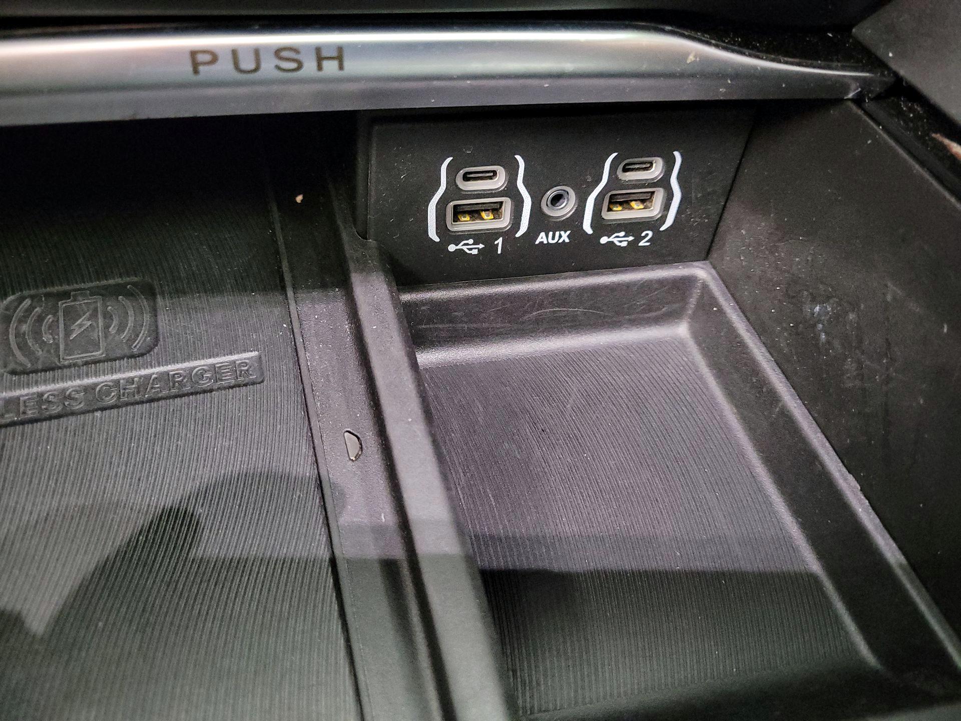 Thumbnail: 2023 Chrysler Pacifica - 19