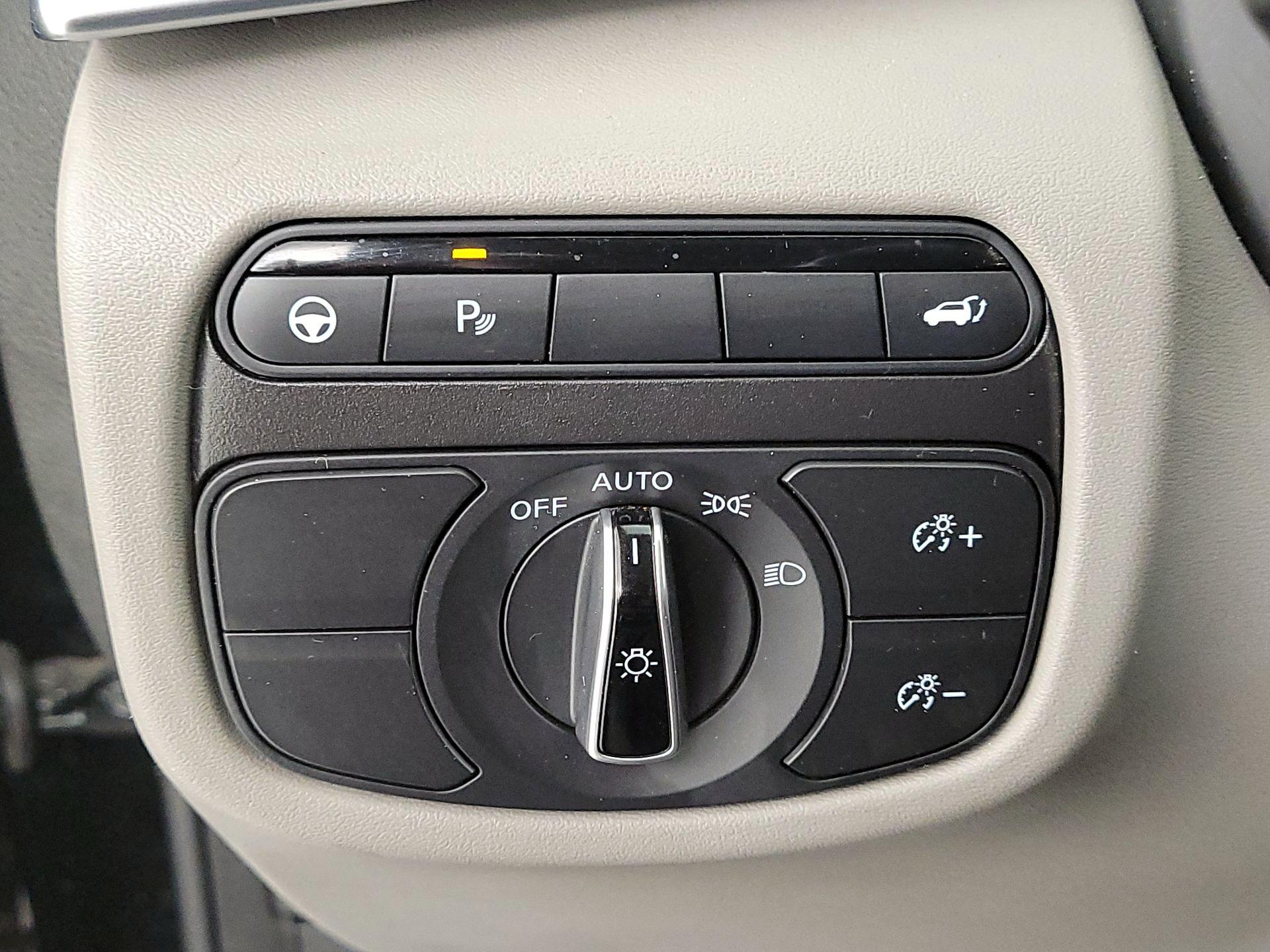 Thumbnail: 2023 INFINITI QX50 - 13