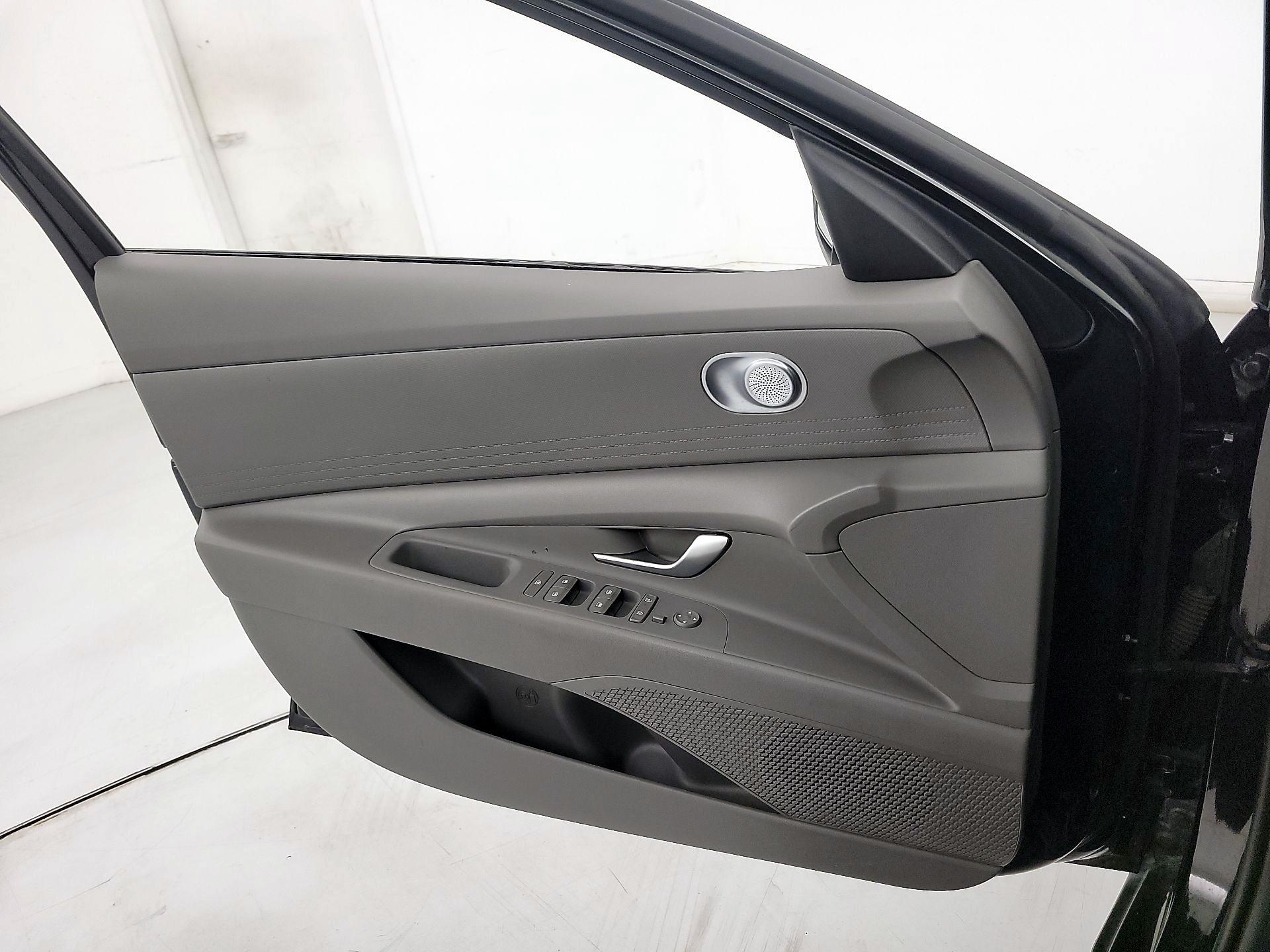 Thumbnail: 2024 Hyundai Elantra - 12