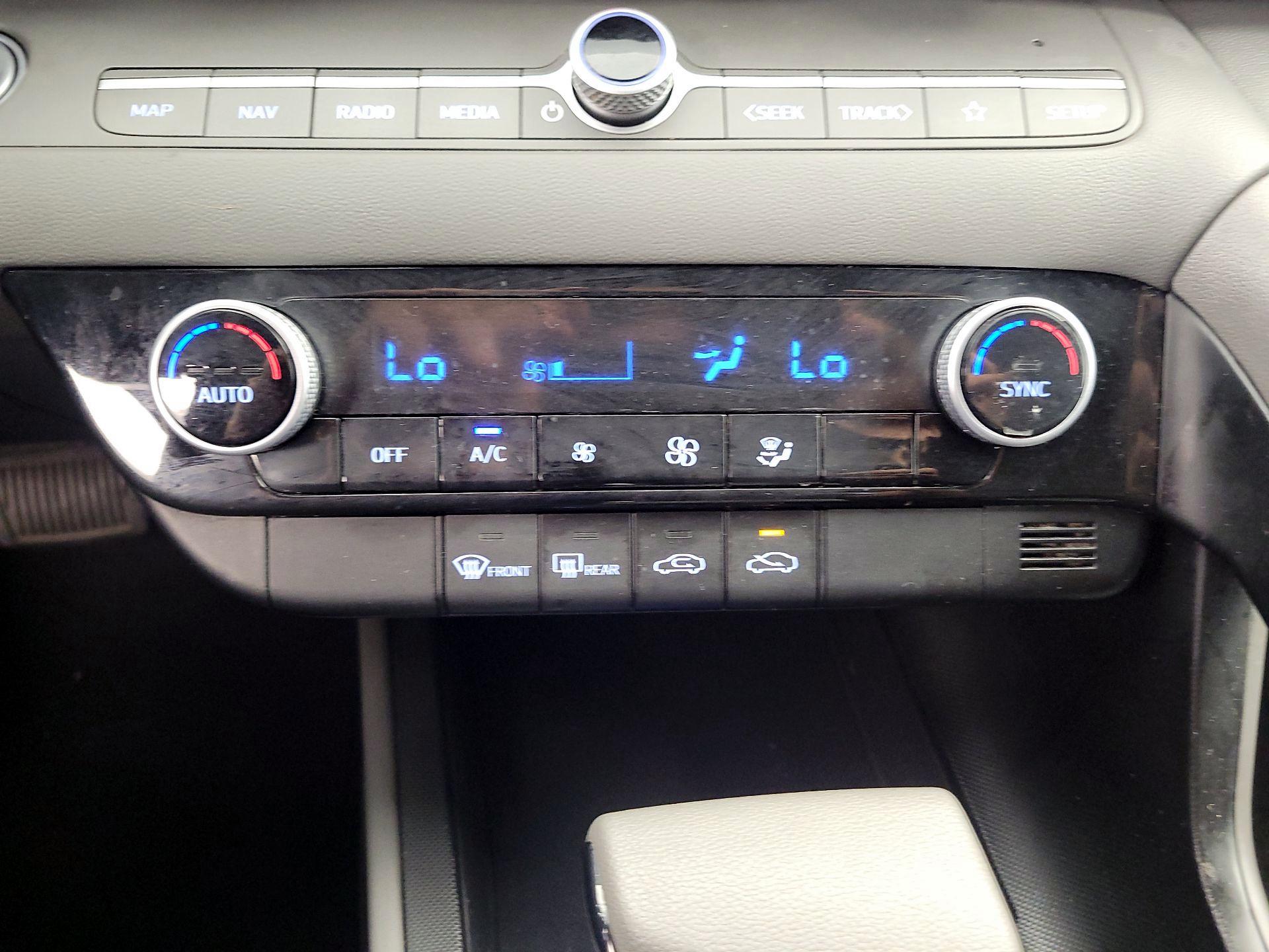 Thumbnail: 2024 Hyundai Elantra - 17