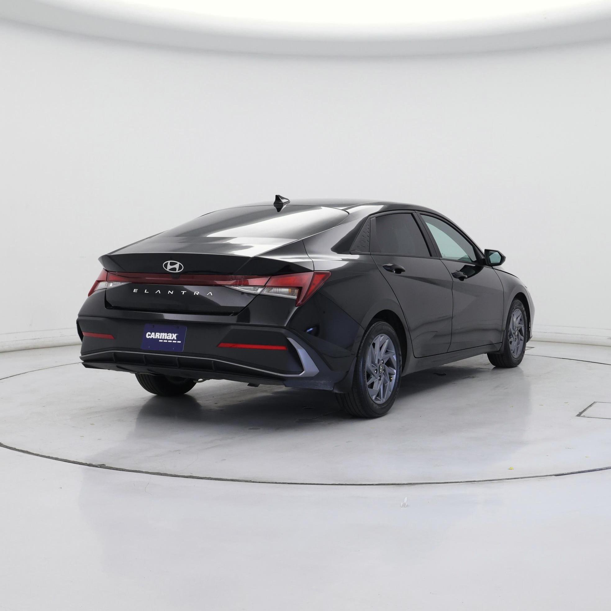 Thumbnail: 2024 Hyundai Elantra - 8