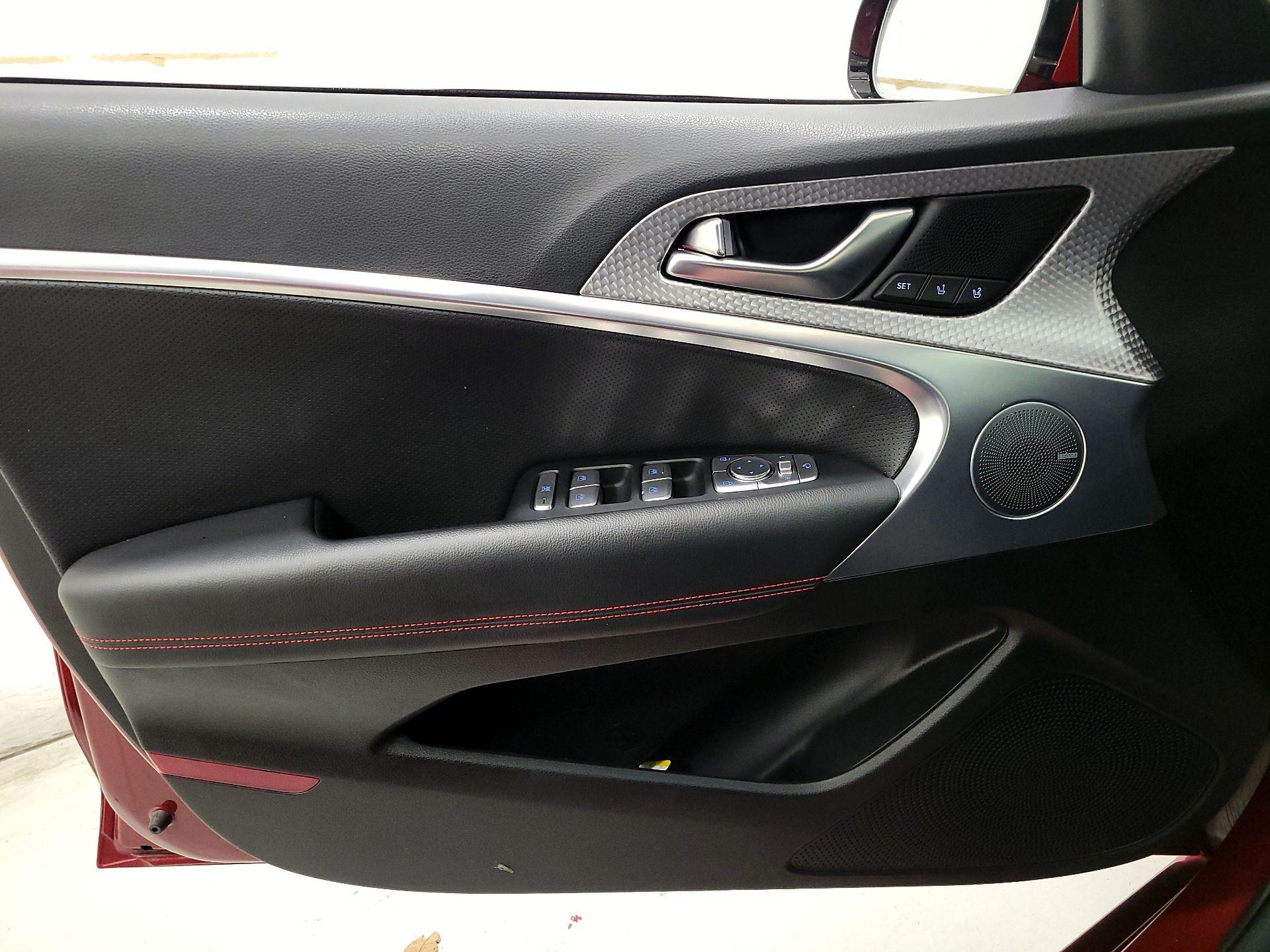 Thumbnail: 2023 Genesis G70 - 12