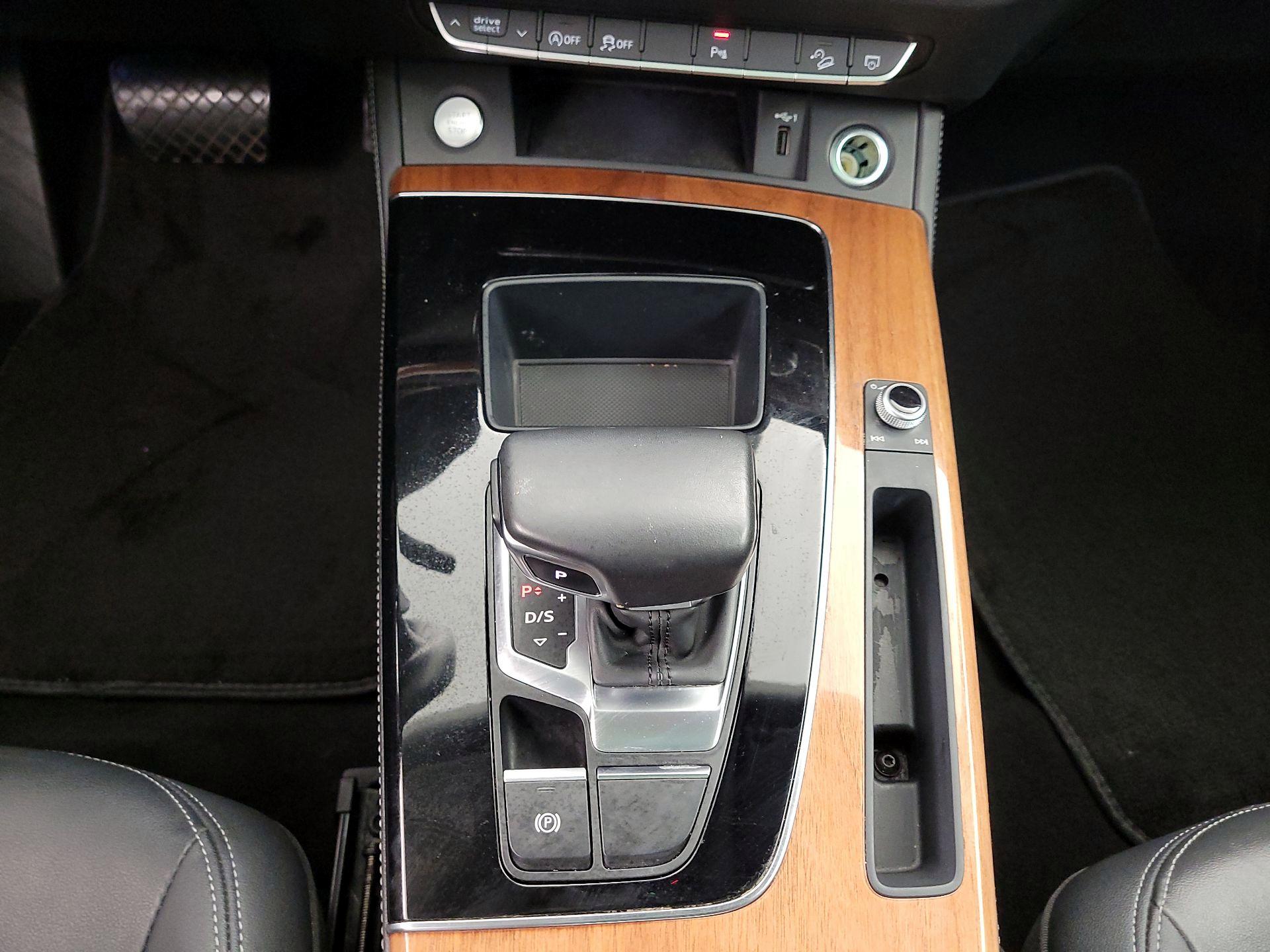 Thumbnail: 2022 Audi Q5 - 17