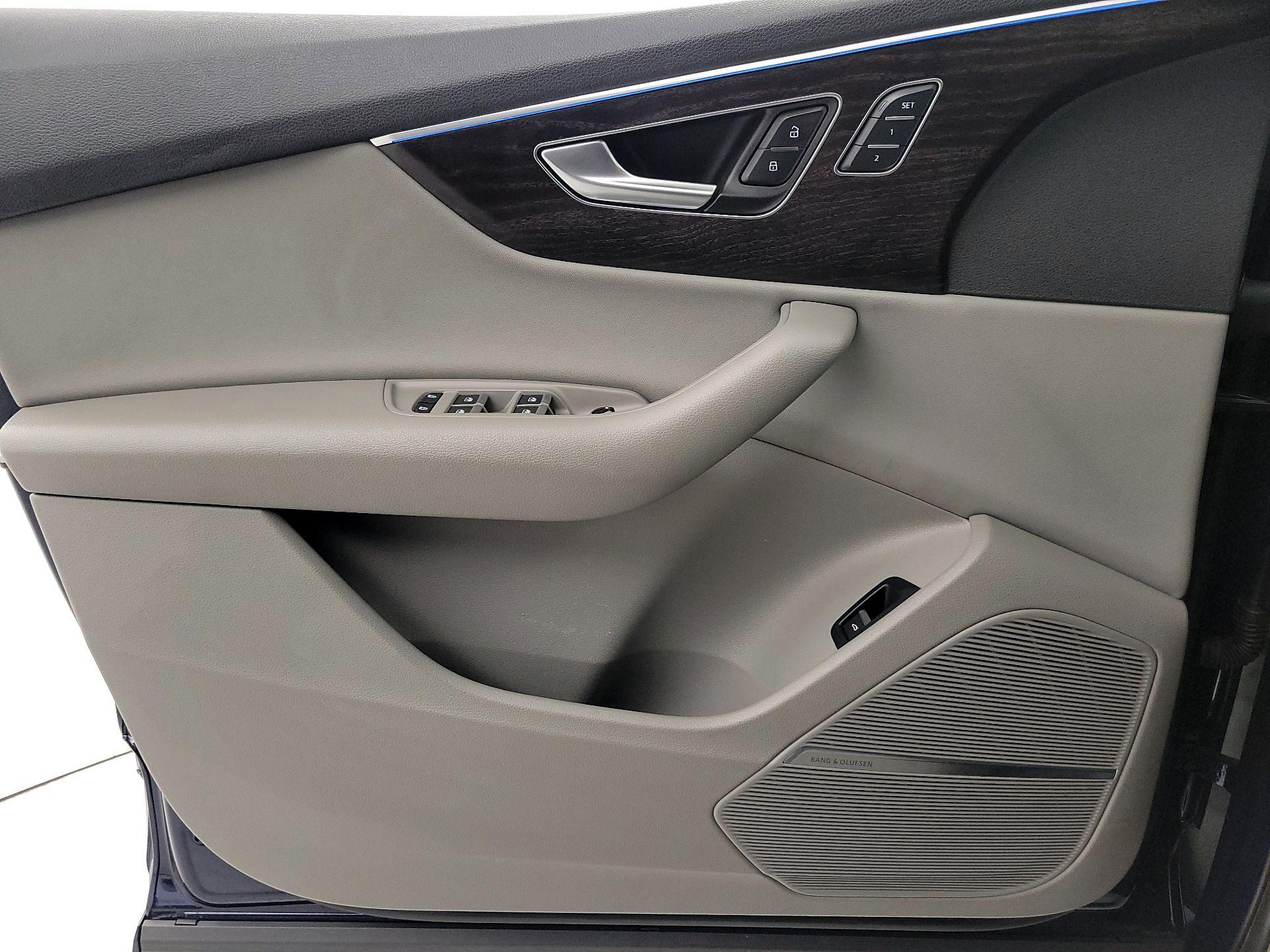 Thumbnail: 2022 Audi Q7 - 12