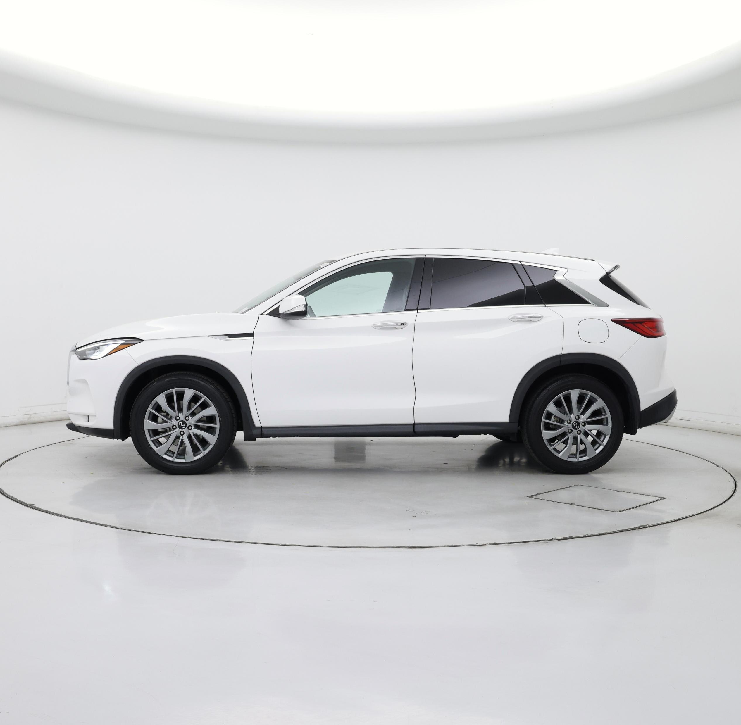 Thumbnail: 2023 INFINITI QX50 - 3