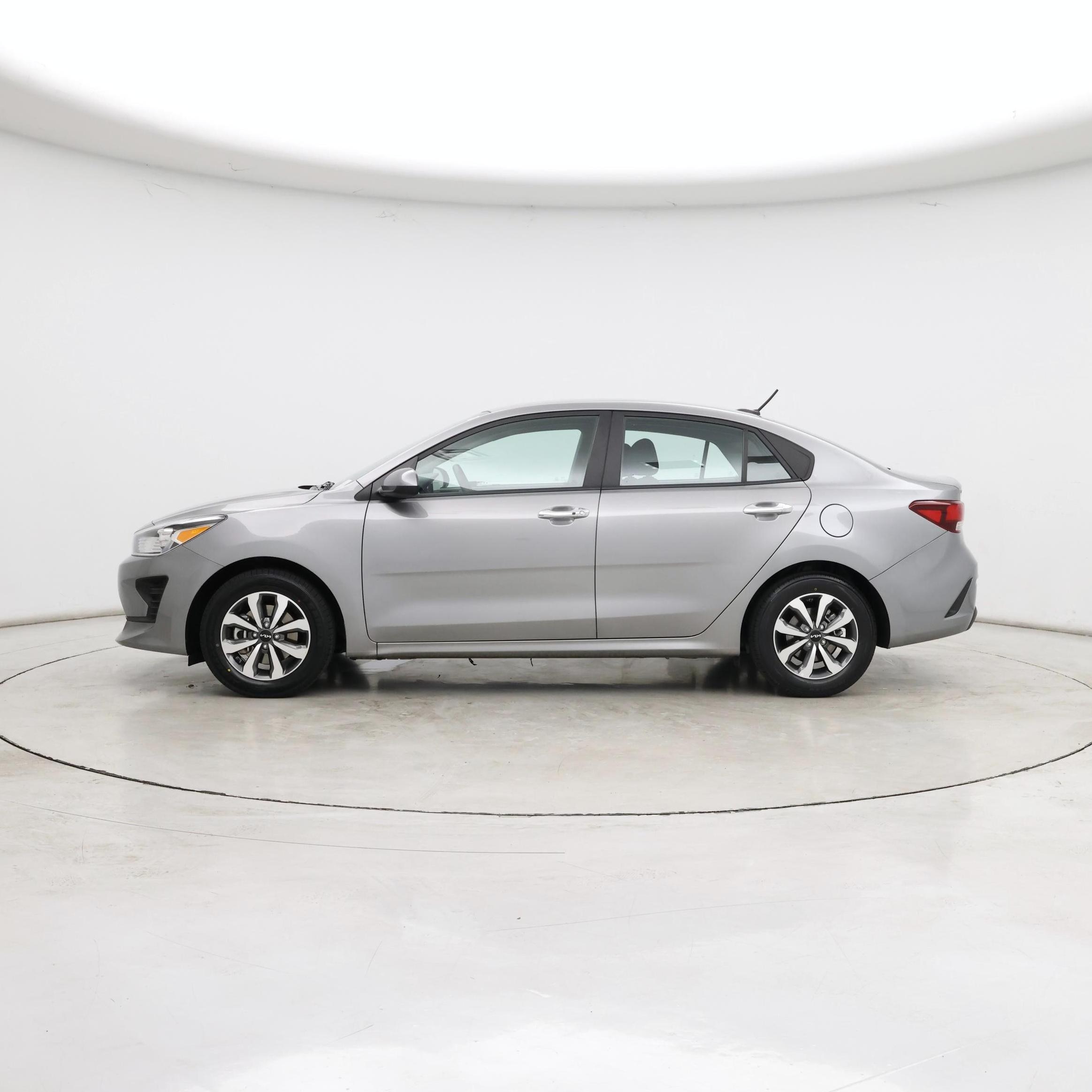 Thumbnail: 2023 Kia Rio - 3