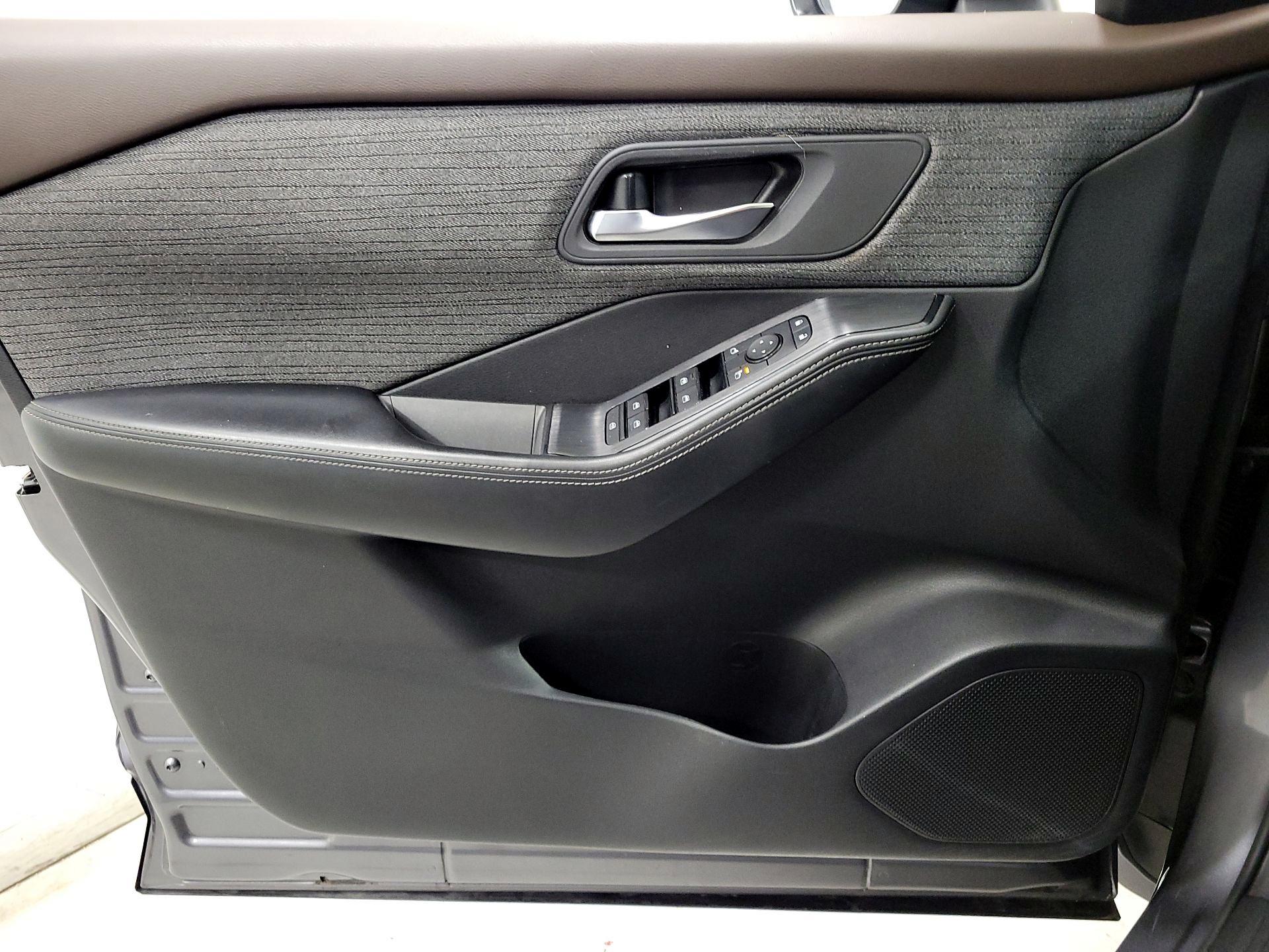 Thumbnail: 2023 Nissan Rogue - 12