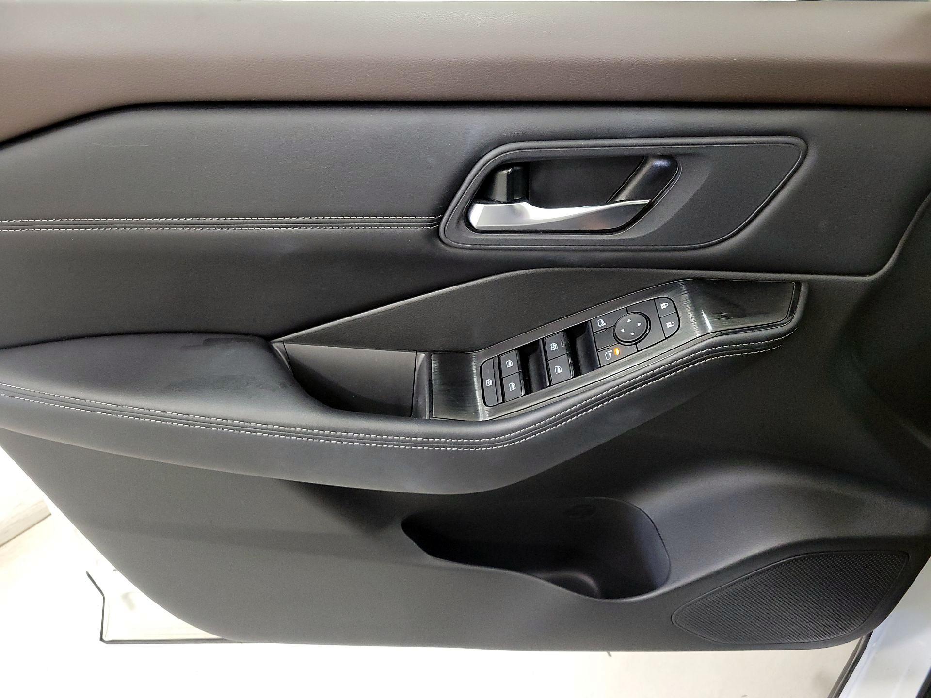 Thumbnail: 2023 Nissan Rogue - 12