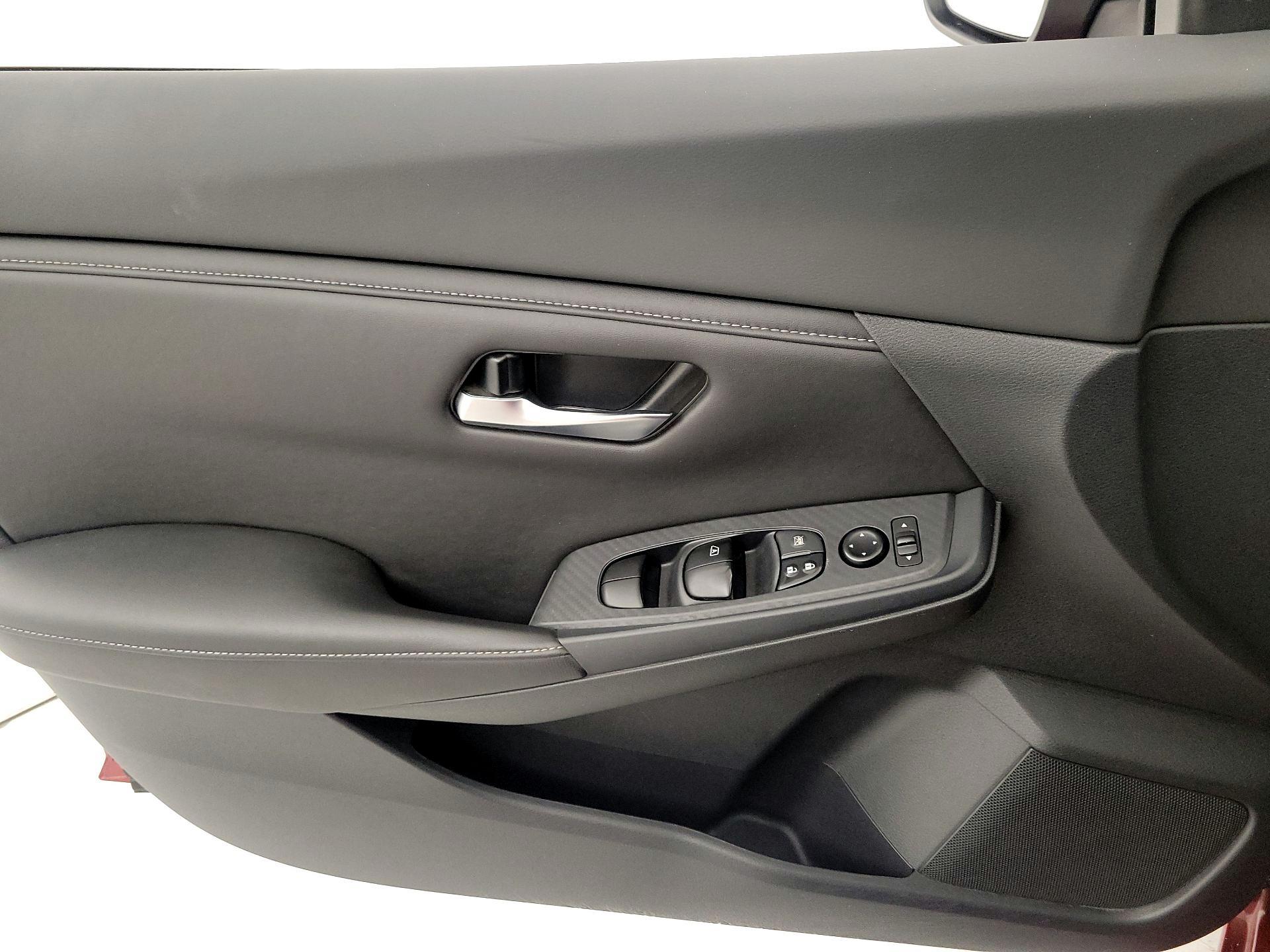 Thumbnail: 2023 Nissan Sentra - 12