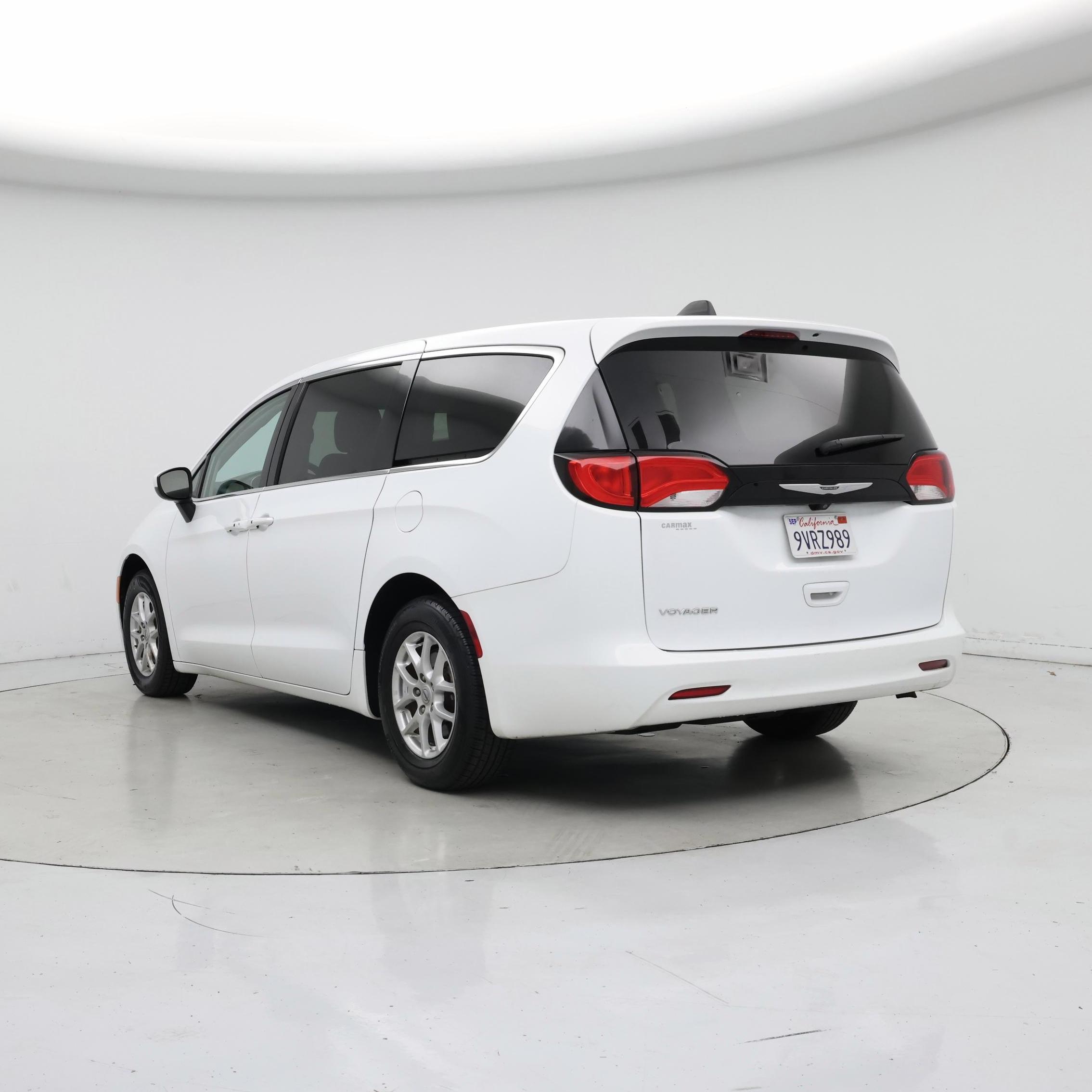 Thumbnail: 2022 Chrysler Voyager - 2