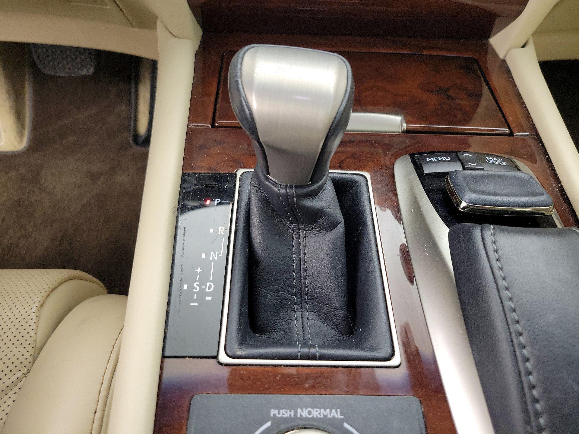 Thumbnail: 2015 Lexus LS - 18