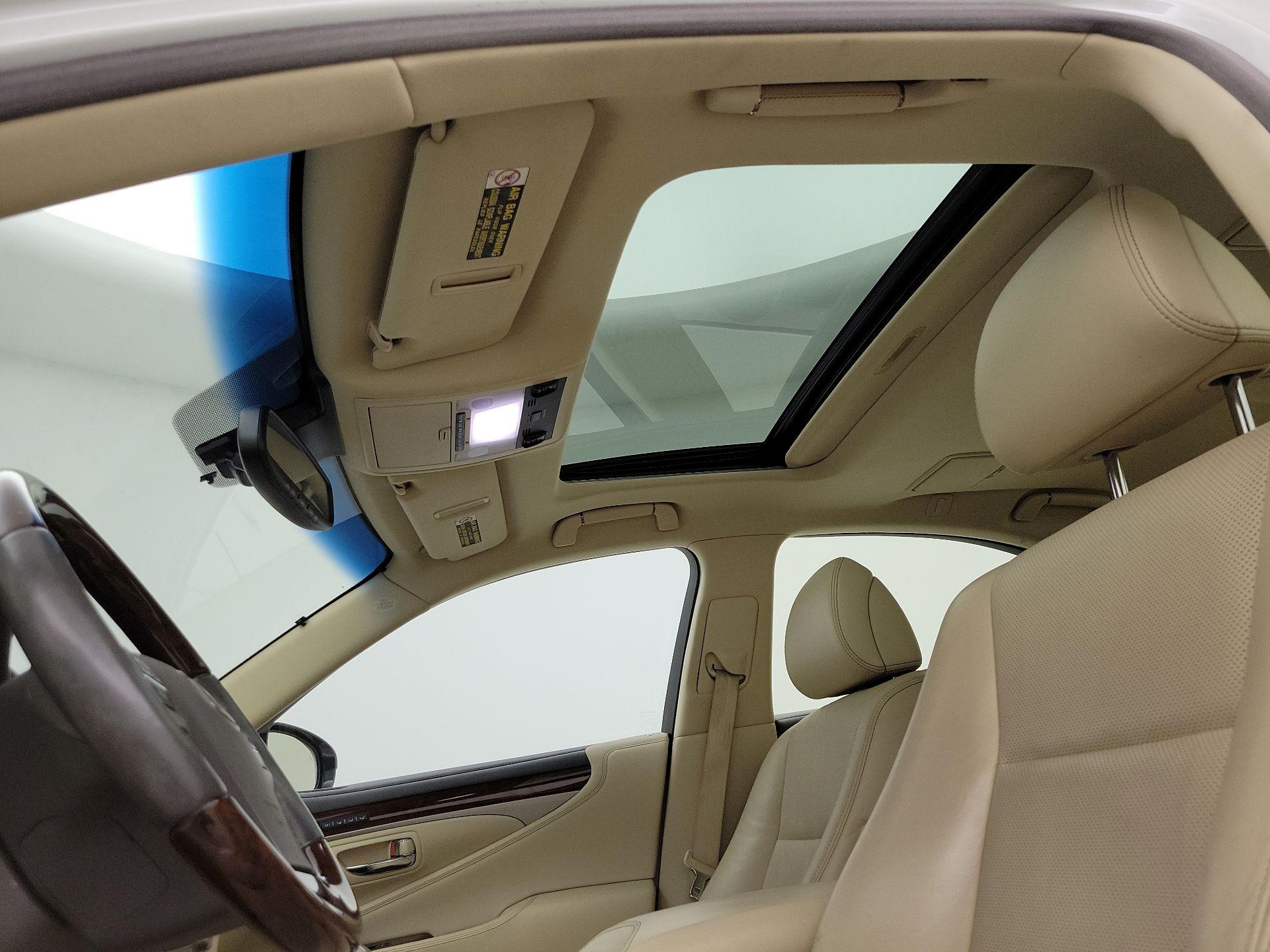 Thumbnail: 2015 Lexus LS - 20