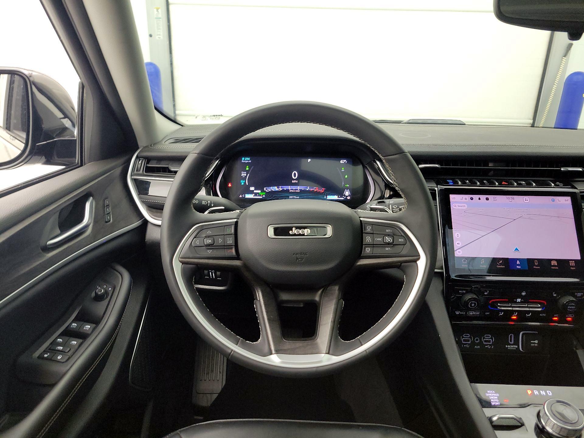 Thumbnail: 2023 Jeep Grand Cherokee - 10