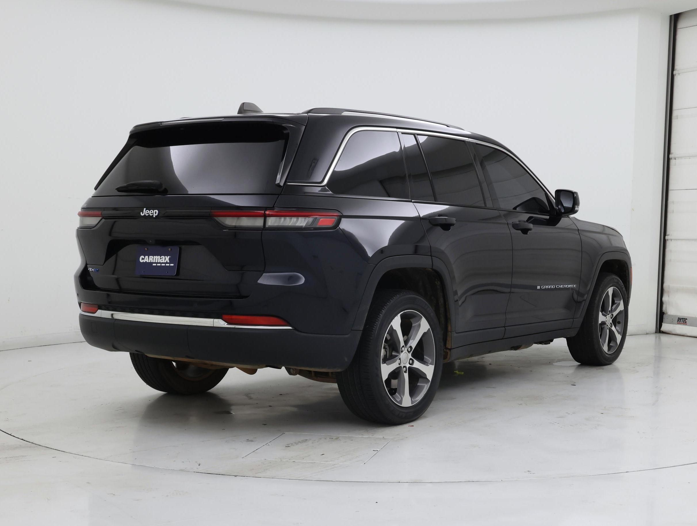 Thumbnail: 2023 Jeep Grand Cherokee - 8
