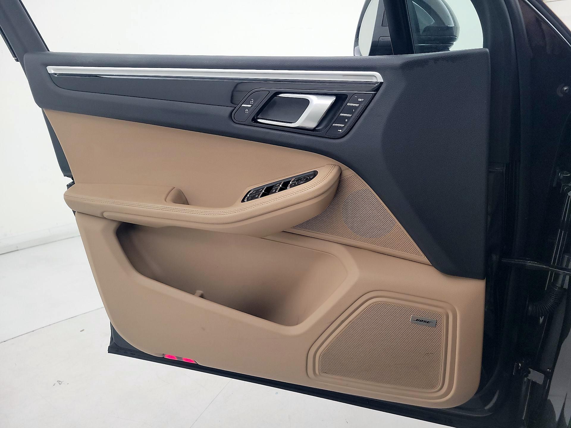 Thumbnail: 2024 Porsche Macan - 12