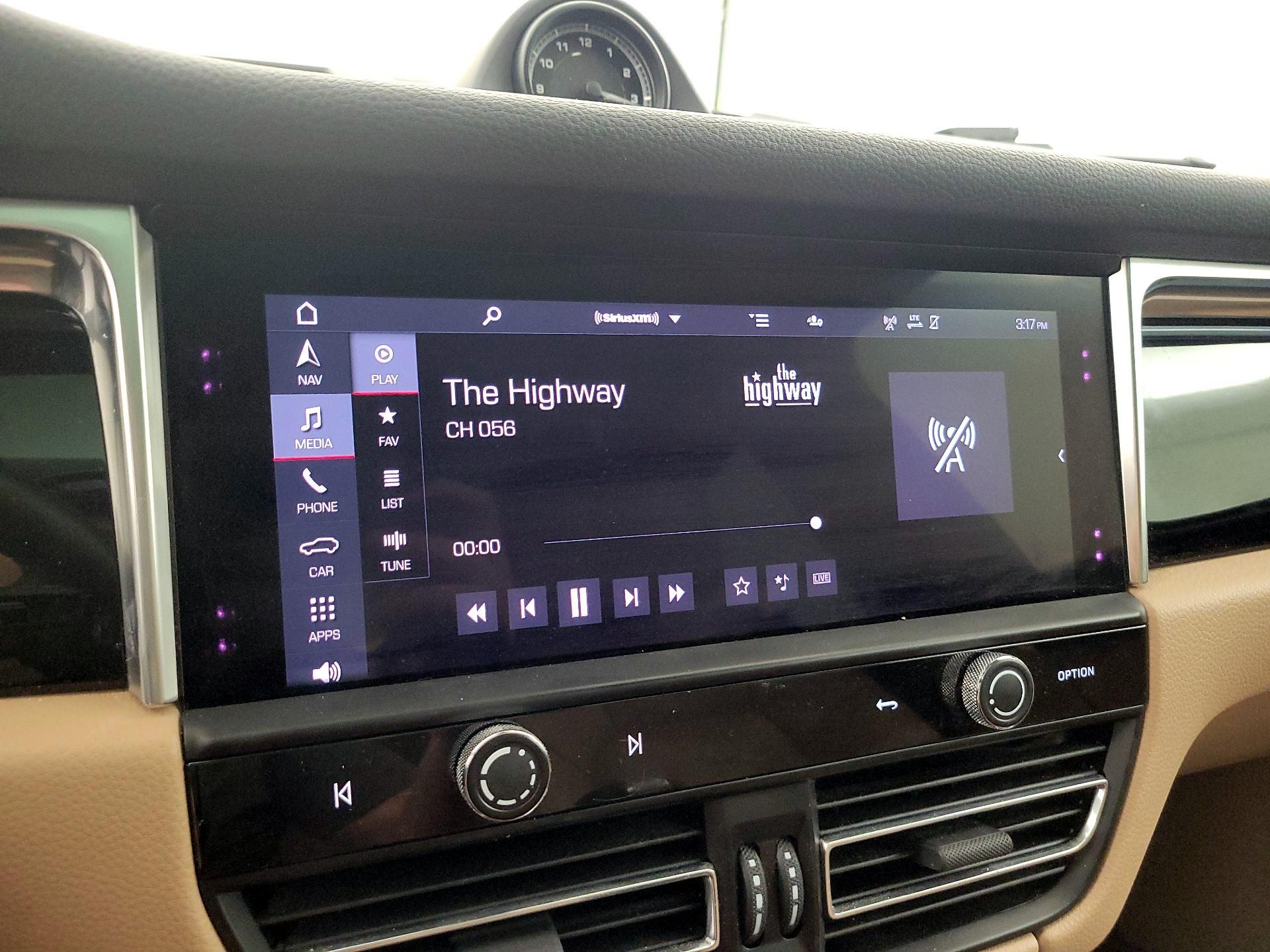 Thumbnail: 2024 Porsche Macan - 16