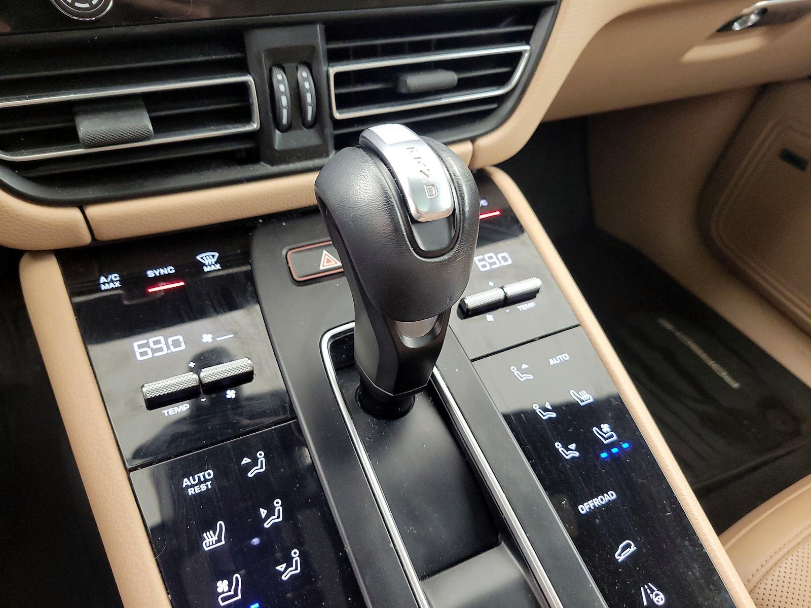 2024 Porsche Macan Base - Photo 19
