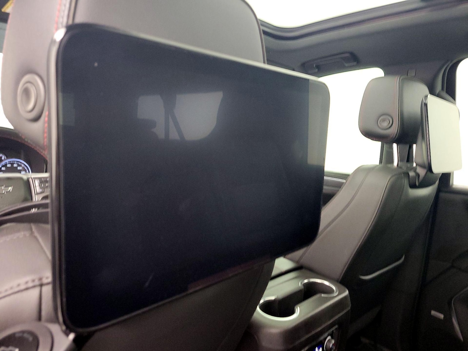 2021 Chevrolet Suburban RST - Photo 26