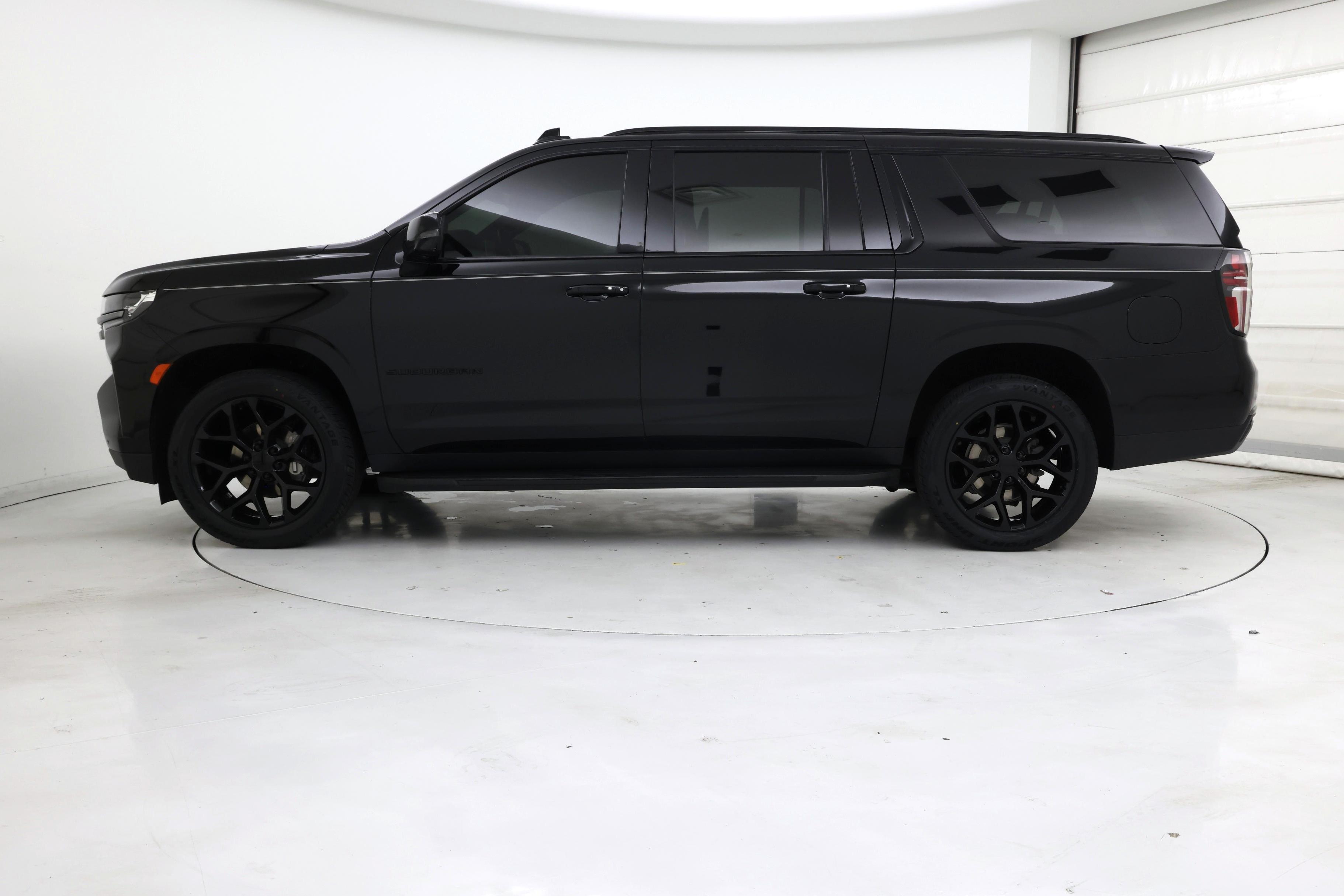 Thumbnail: 2021 Chevrolet Suburban - 3