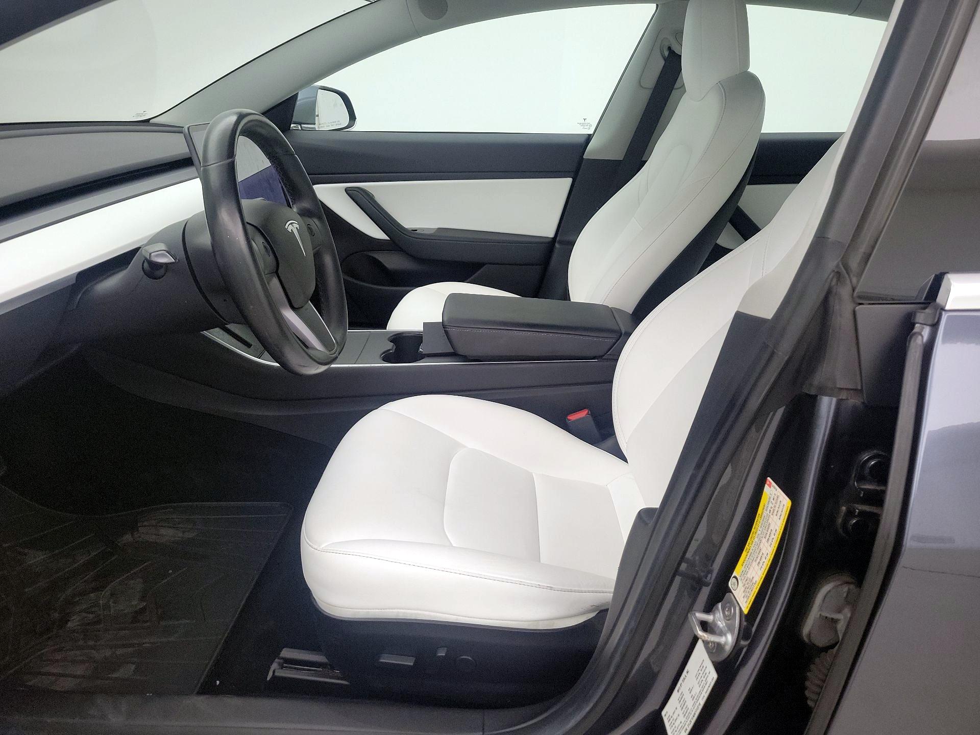 Thumbnail: 2019 Tesla Model 3 - 11