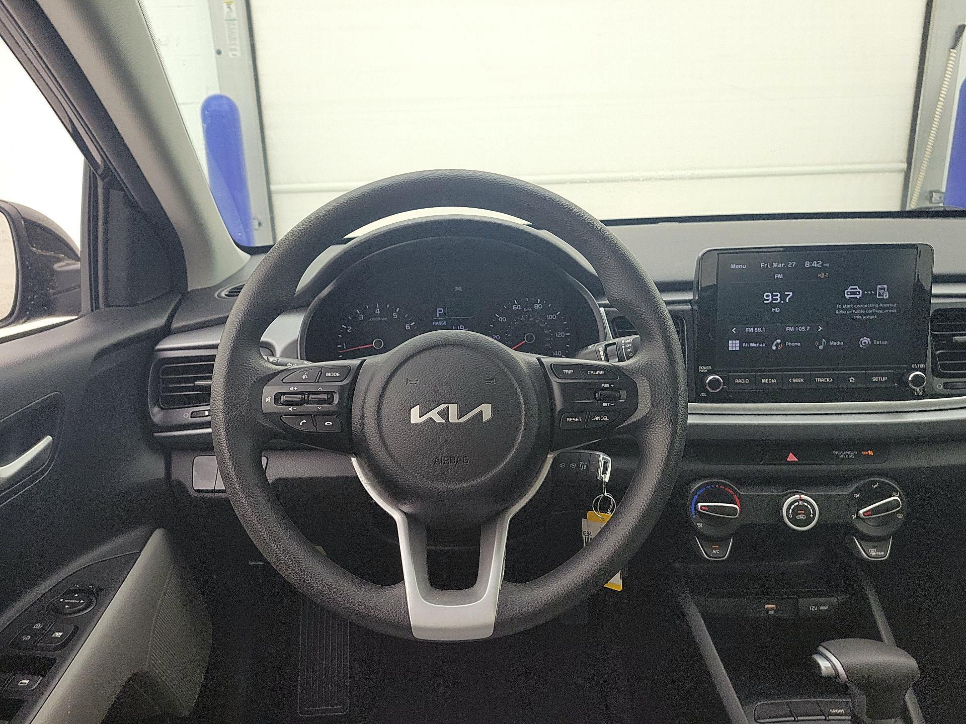 Thumbnail: 2023 Kia Rio - 10