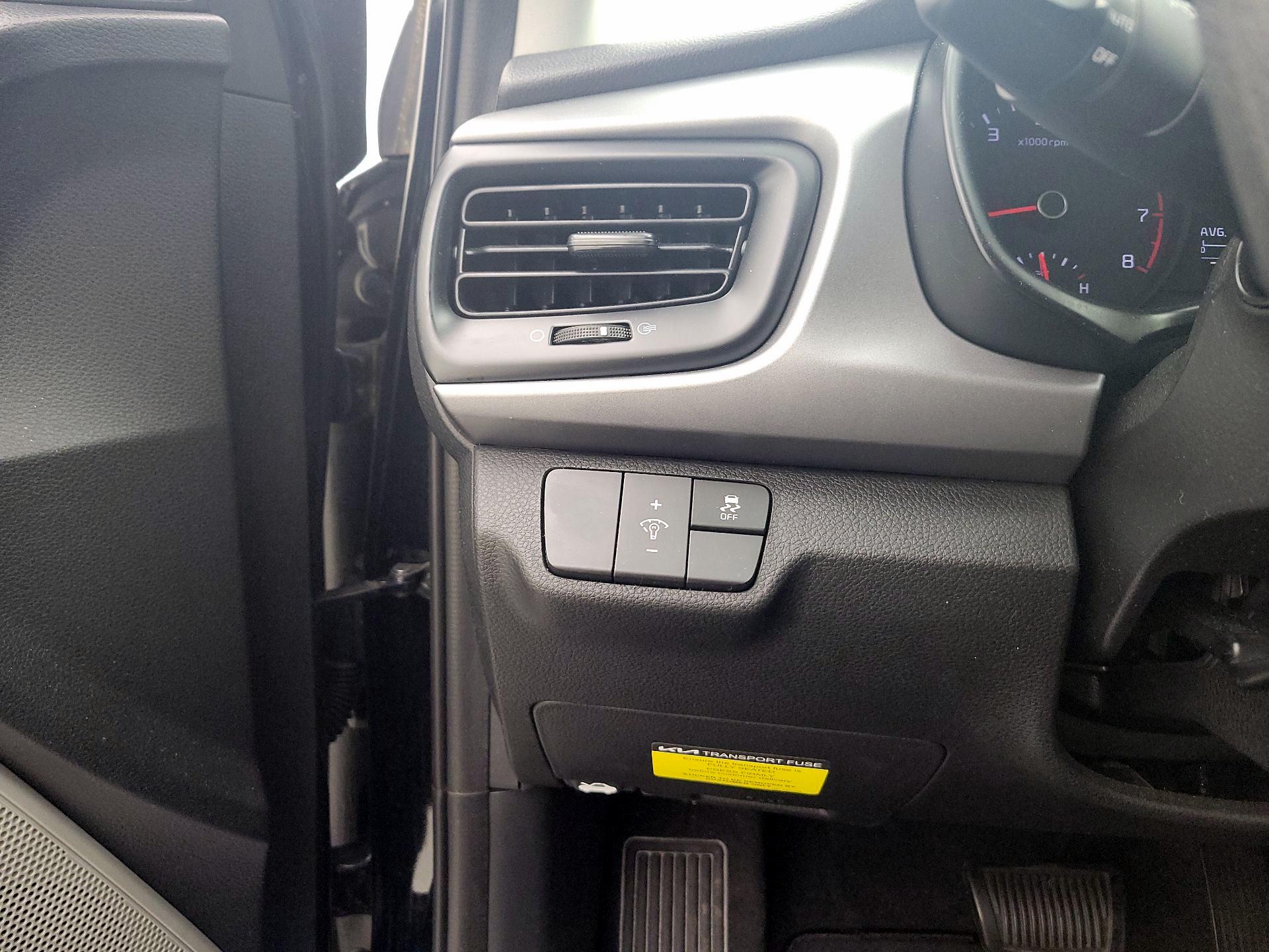 Thumbnail: 2023 Kia Rio - 13