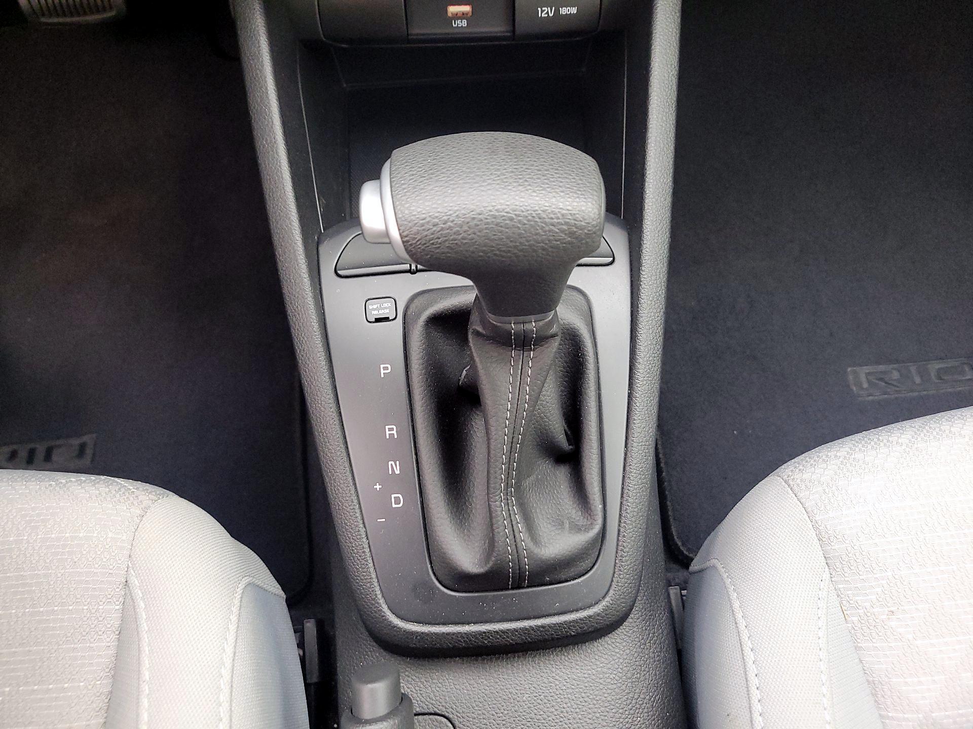 Thumbnail: 2023 Kia Rio - 17