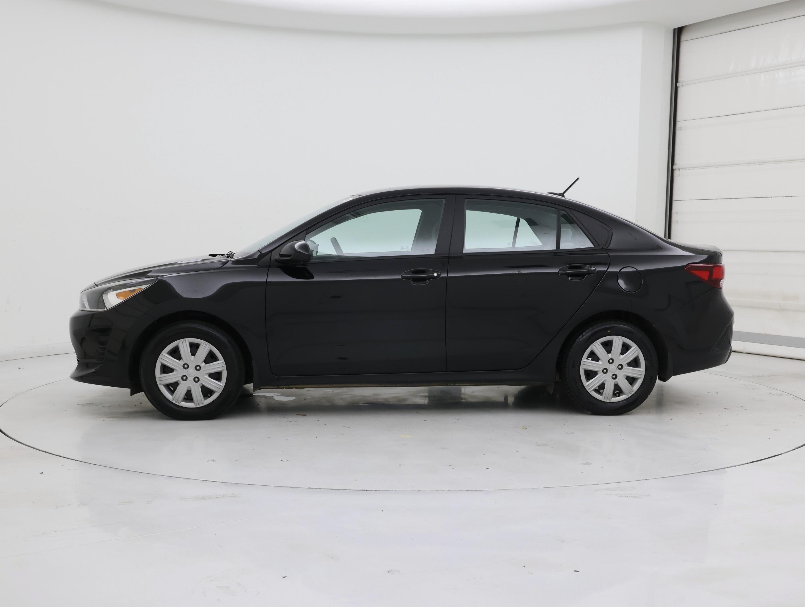 Thumbnail: 2023 Kia Rio - 3