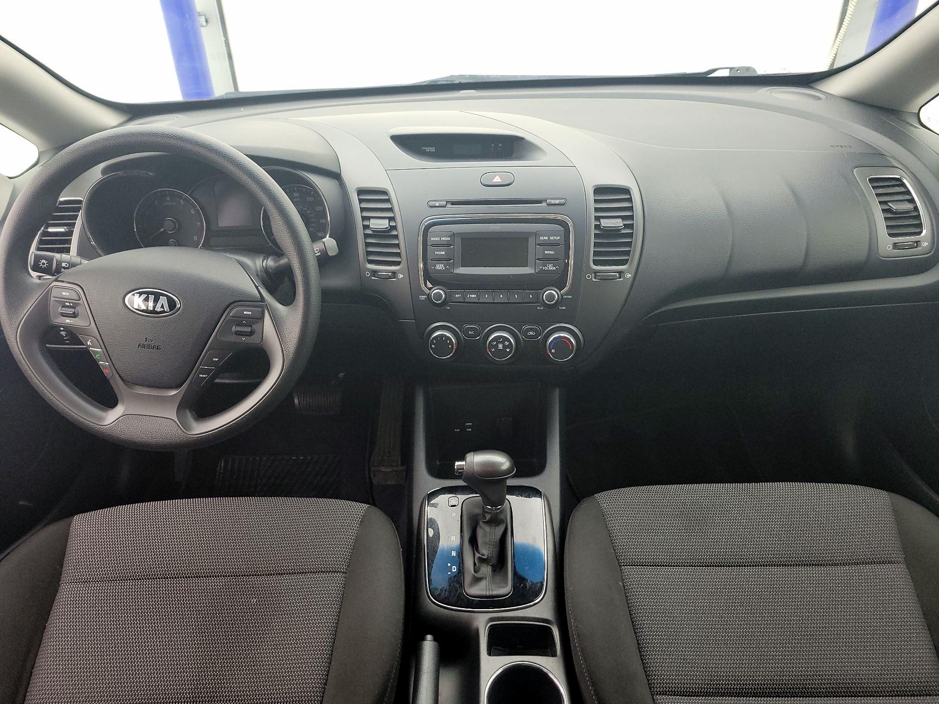 Thumbnail: 2017 Kia Forte - 9