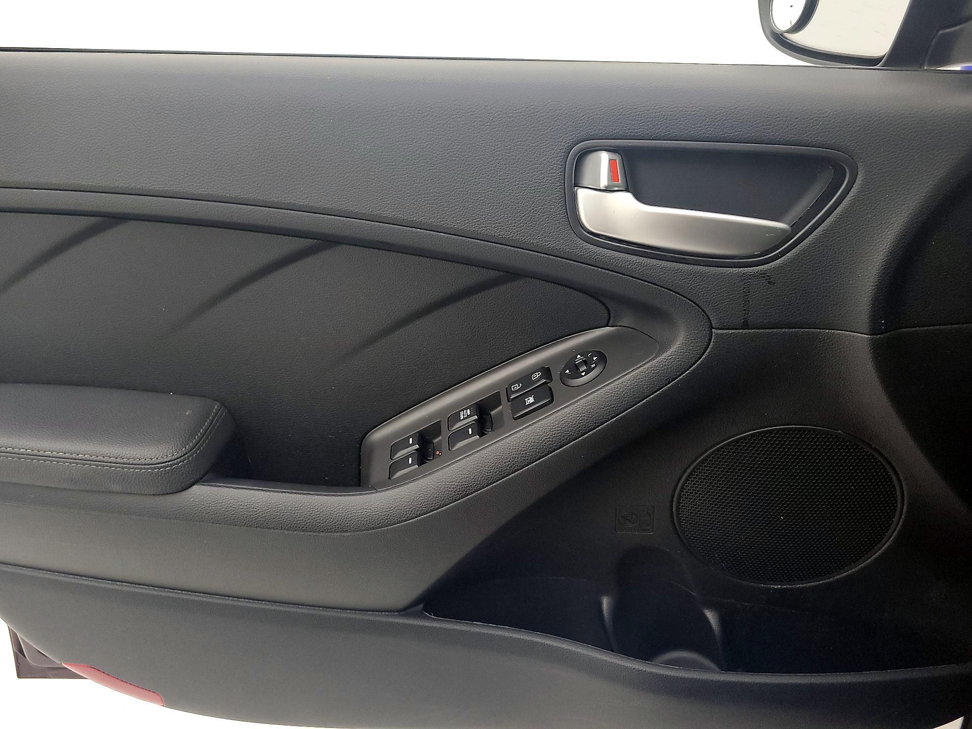 Thumbnail: 2017 Kia Forte - 12