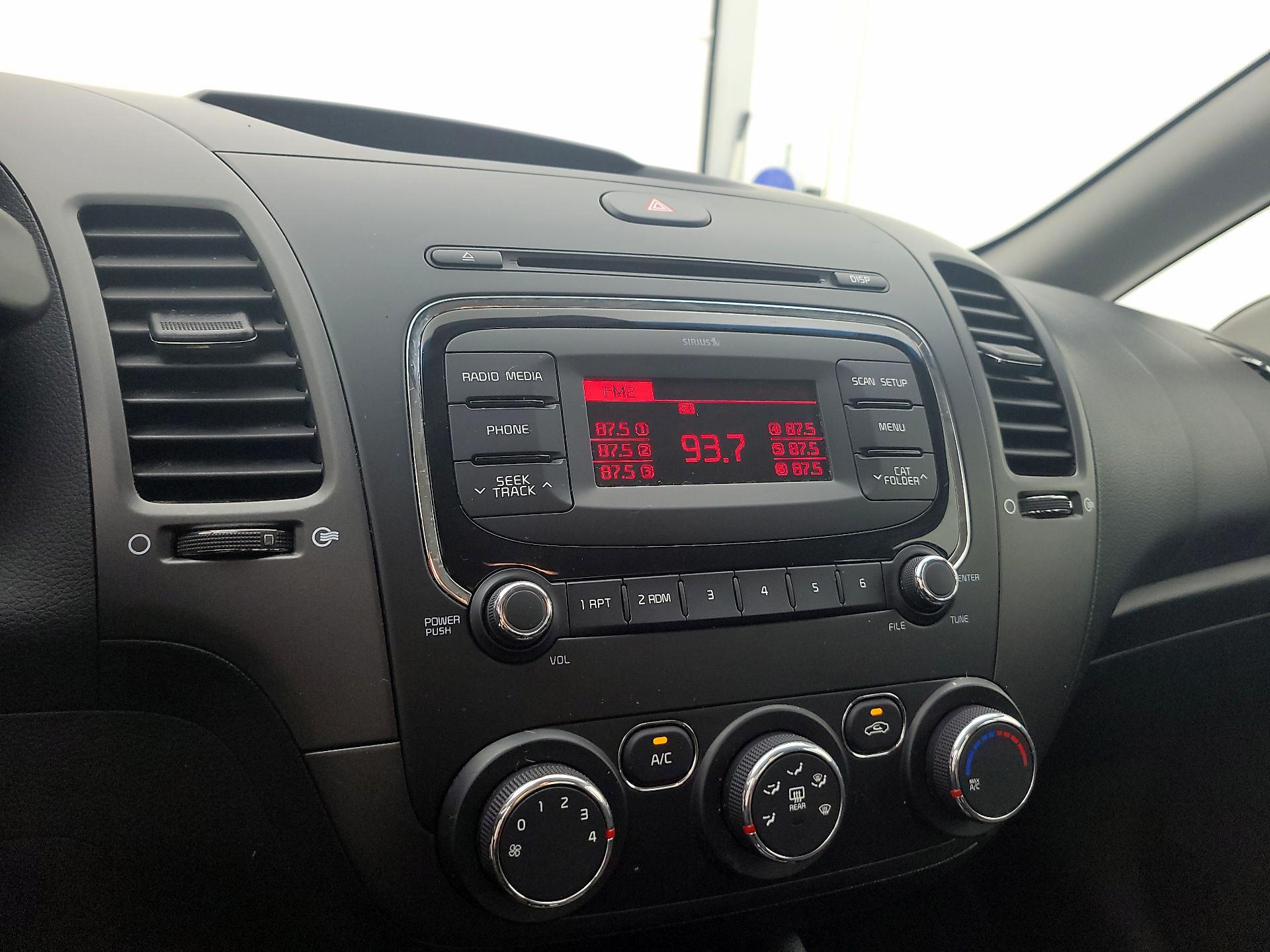 Thumbnail: 2017 Kia Forte - 14