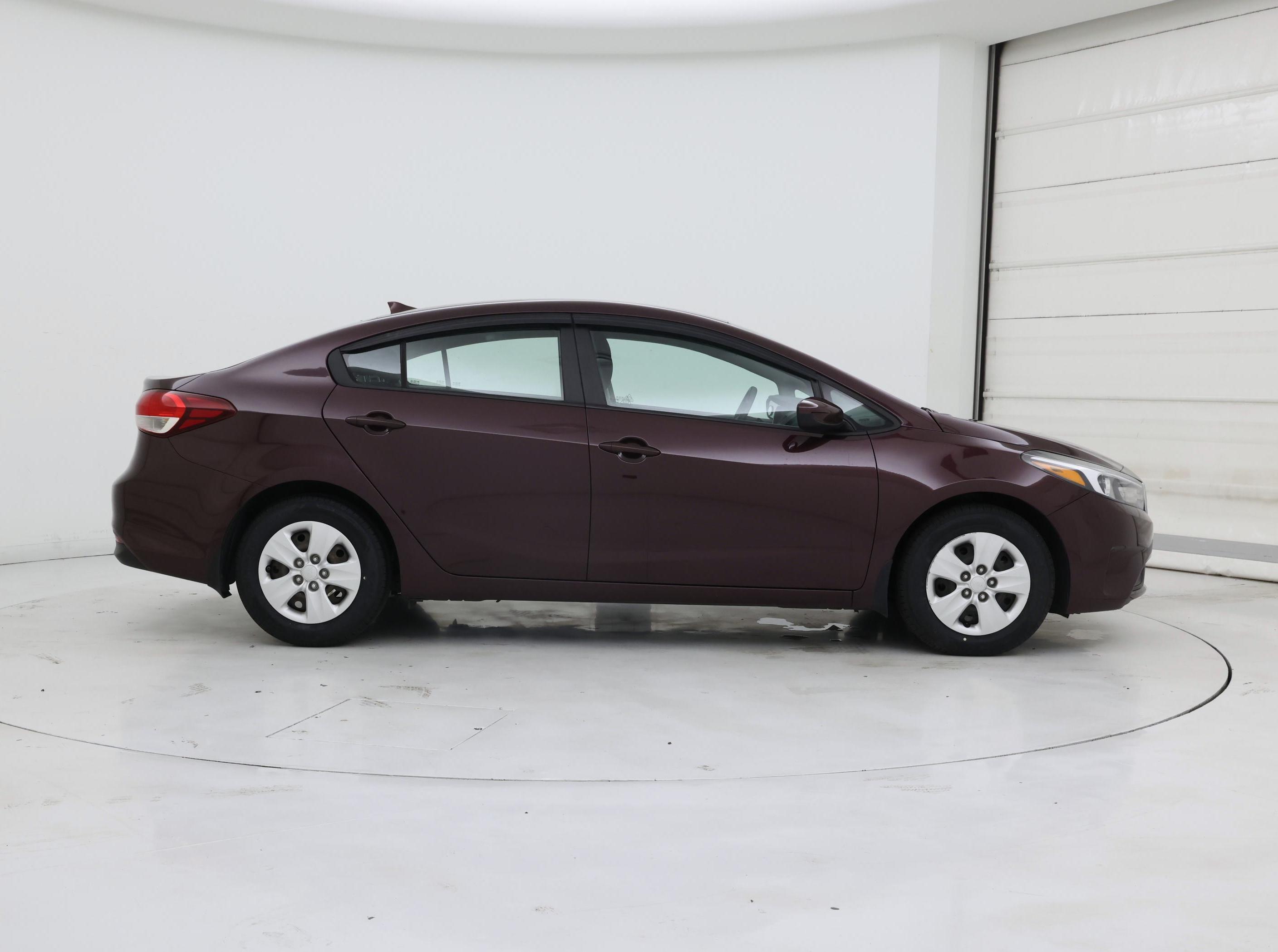 Thumbnail: 2017 Kia Forte - 7