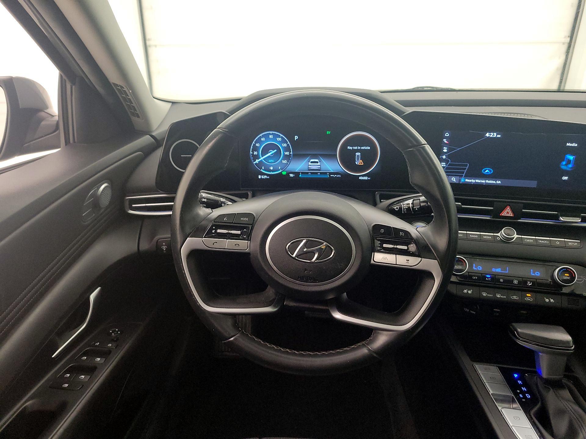 Thumbnail: 2023 Hyundai Elantra - 10